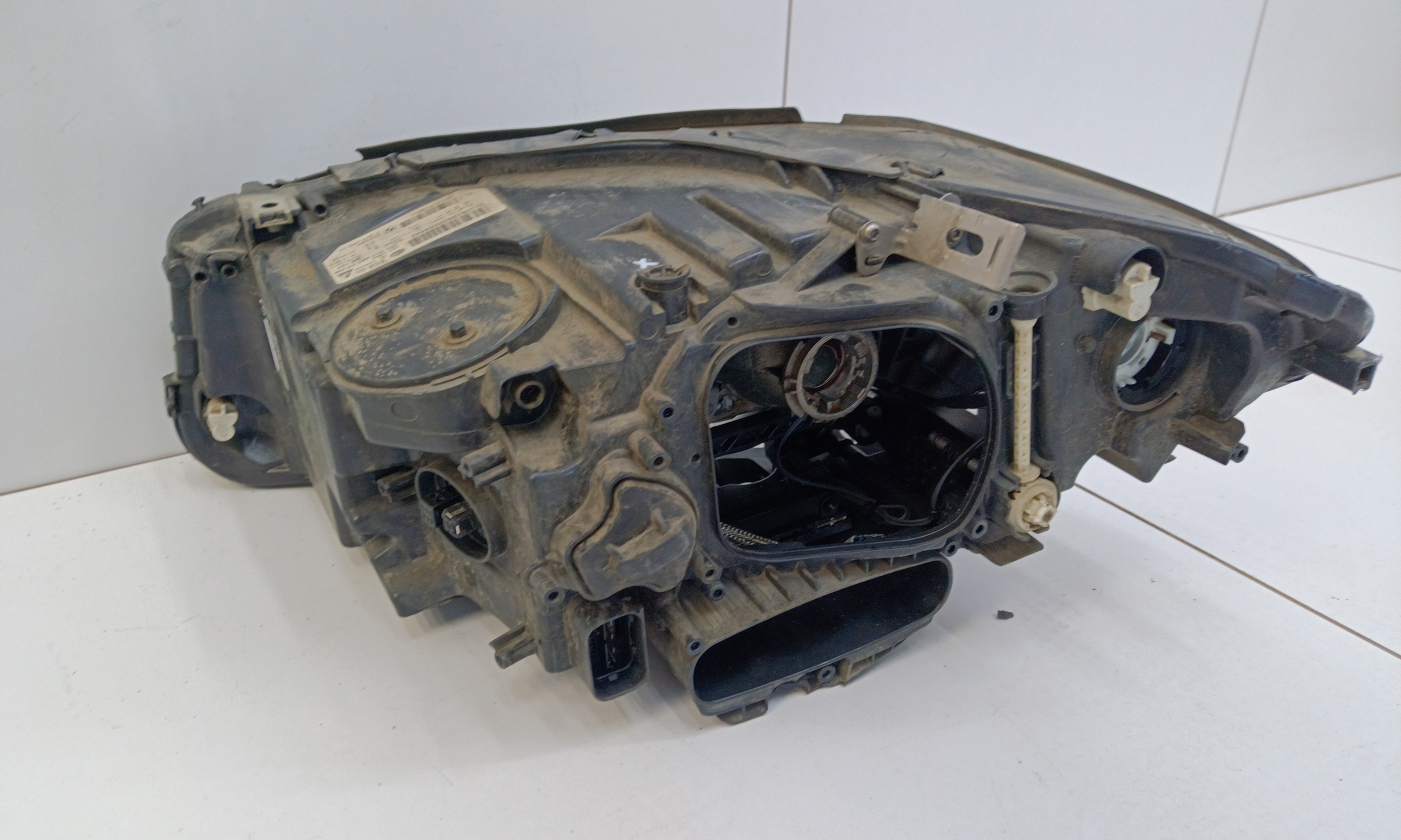 Фара передняя правая BMW 5er F10 Restail ксенон