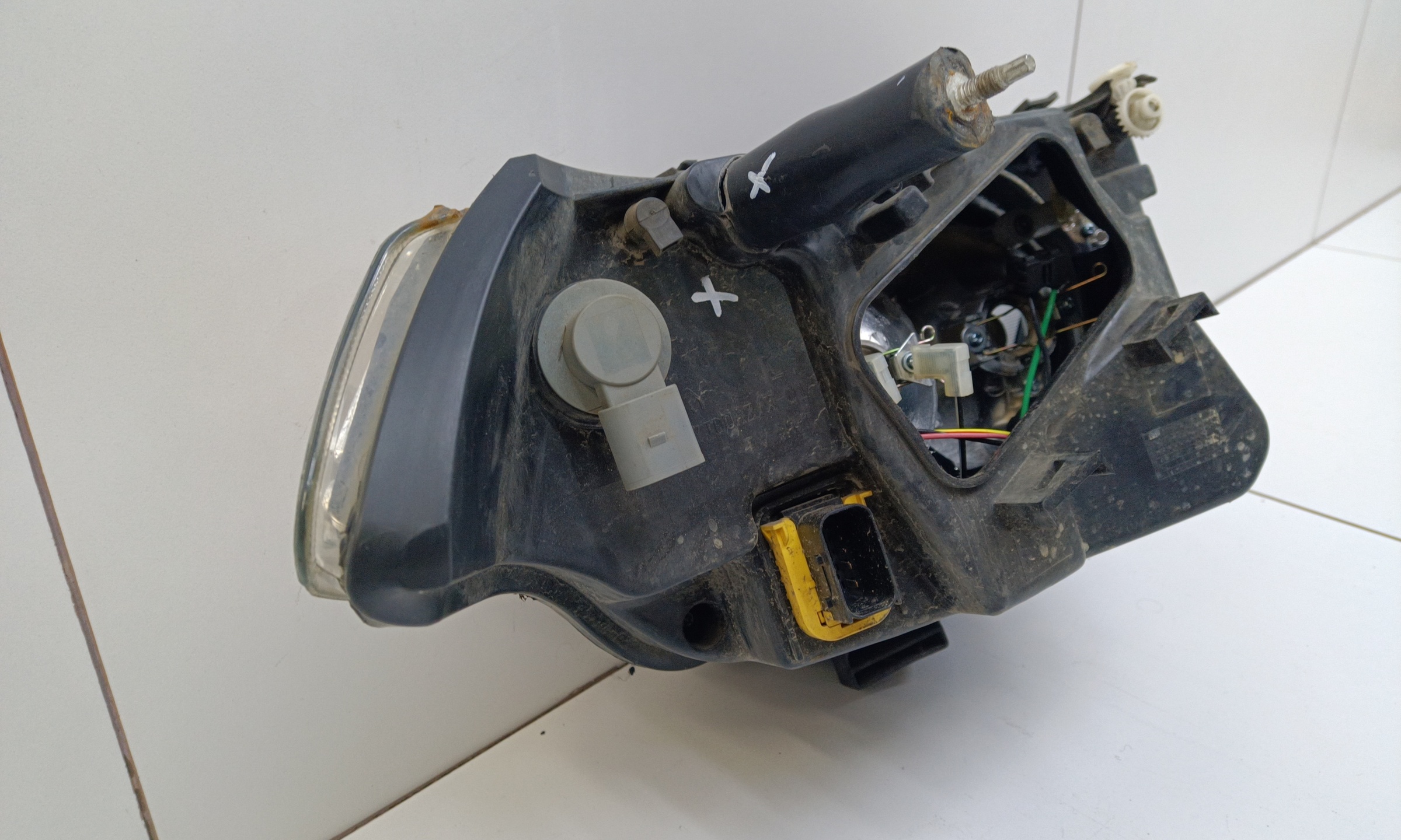 Фара передняя левая UAZ Patriot Restail 2 галоген с ДХО