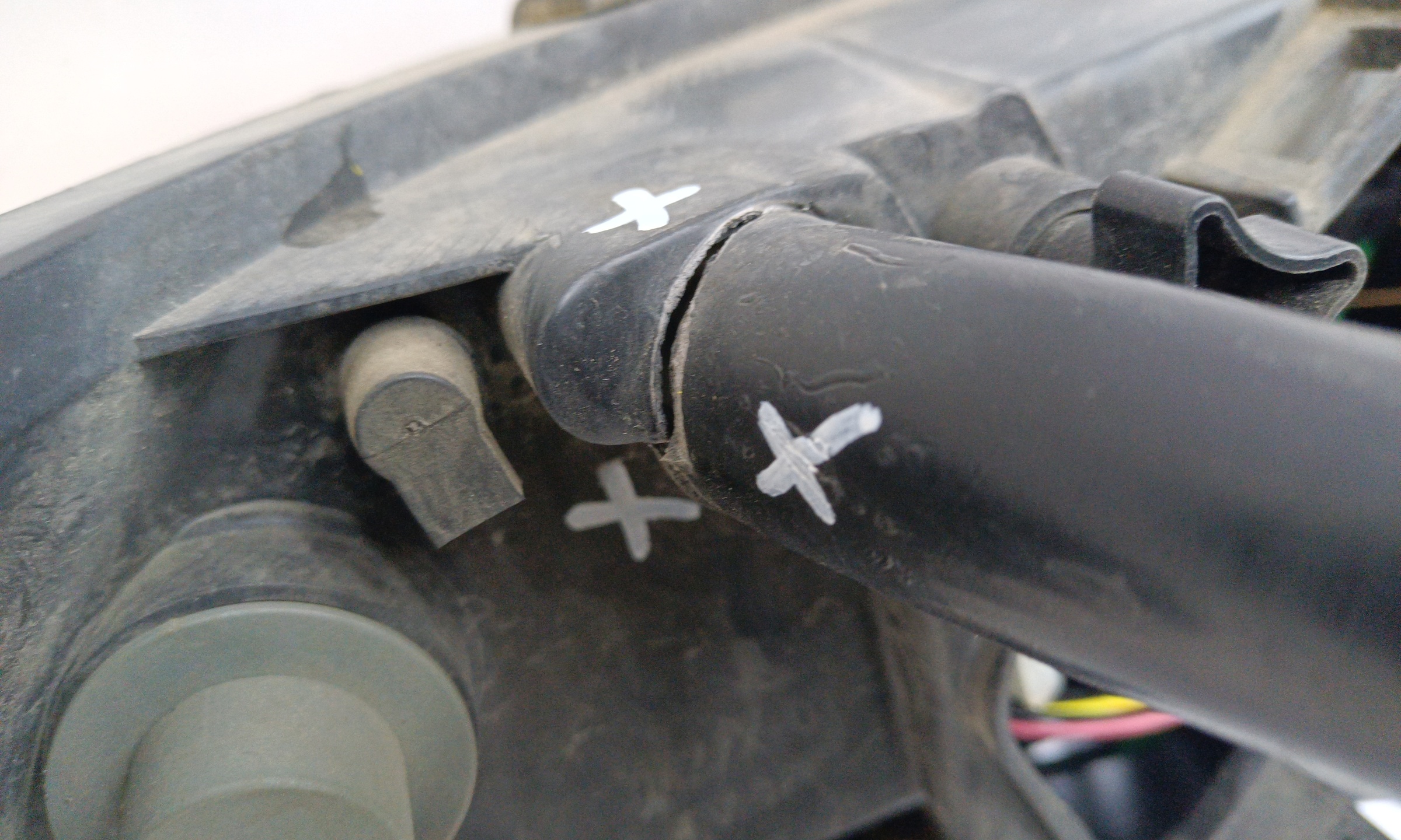 Фара передняя левая UAZ Patriot Restail 2 галоген с ДХО