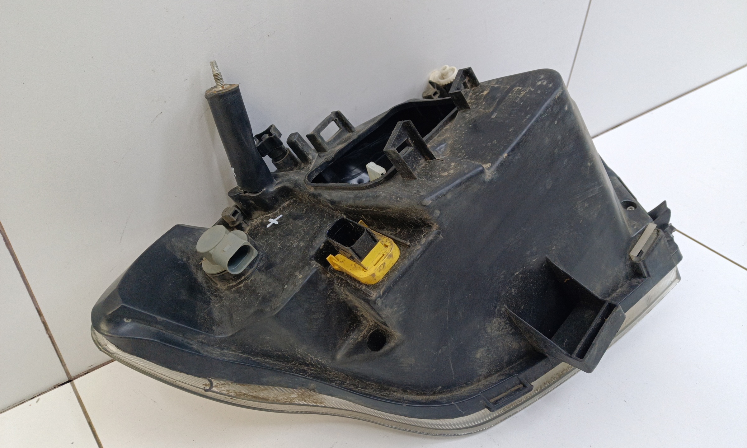 Фара передняя левая UAZ Patriot Restail 2 галоген с ДХО