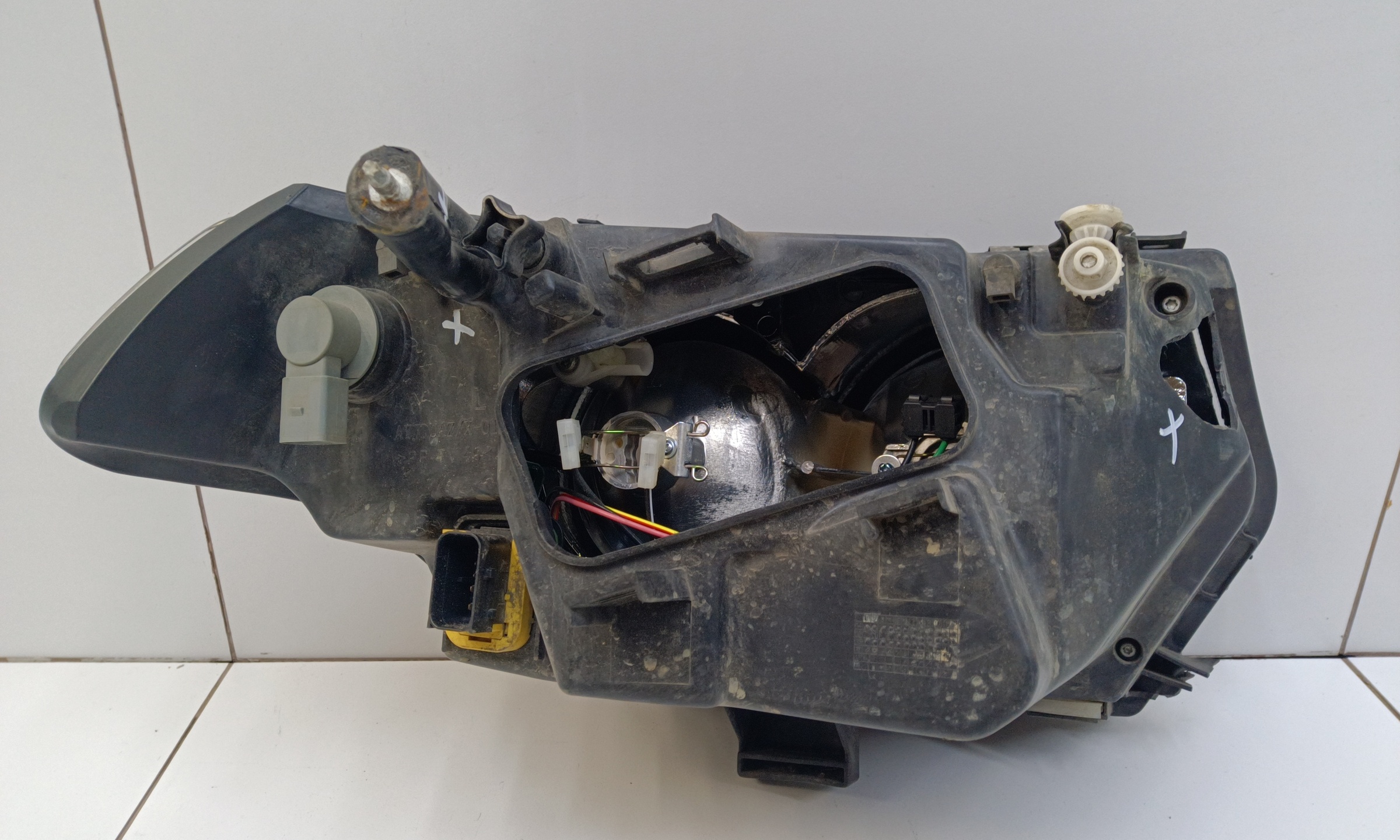 Фара передняя левая UAZ Patriot Restail 2 галоген с ДХО