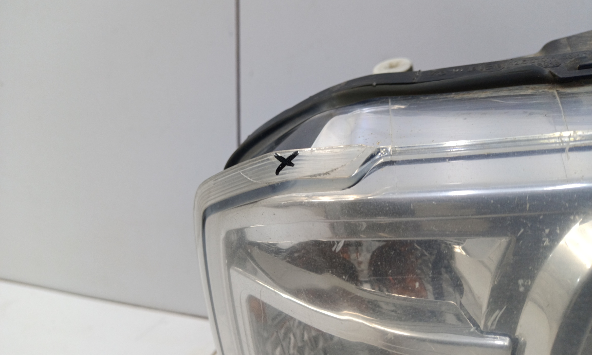 Фара передняя правая Renault Logan 1 Restail галоген