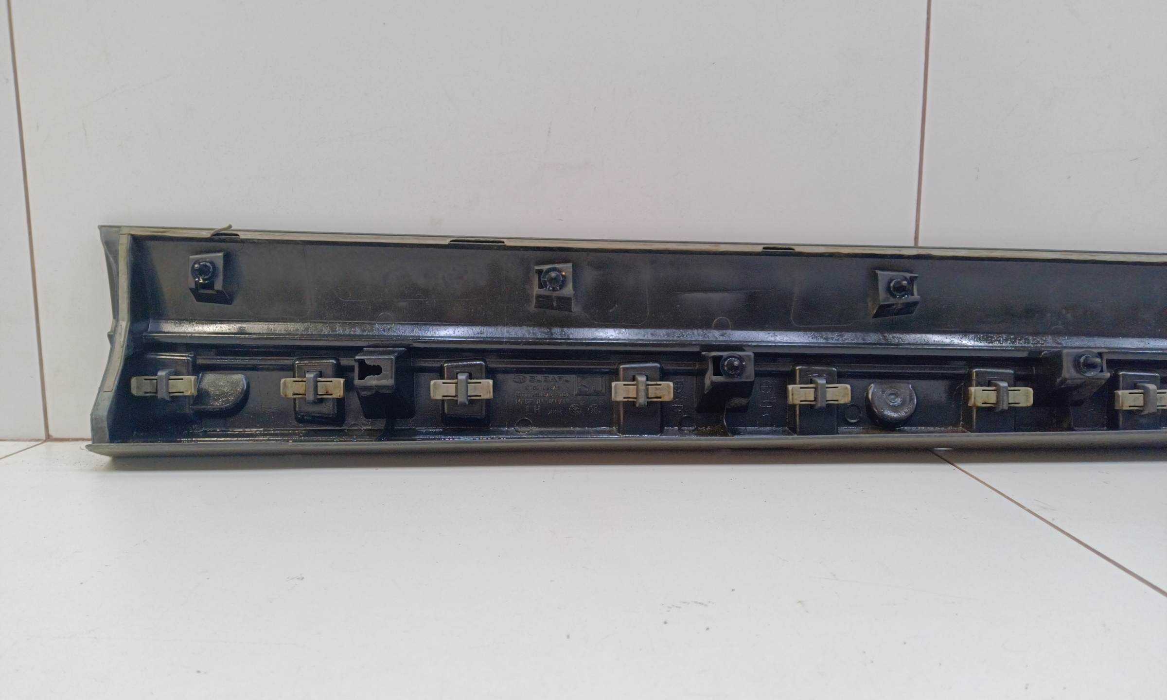 Накладка двери передней левой Subaru Forester 5 SK