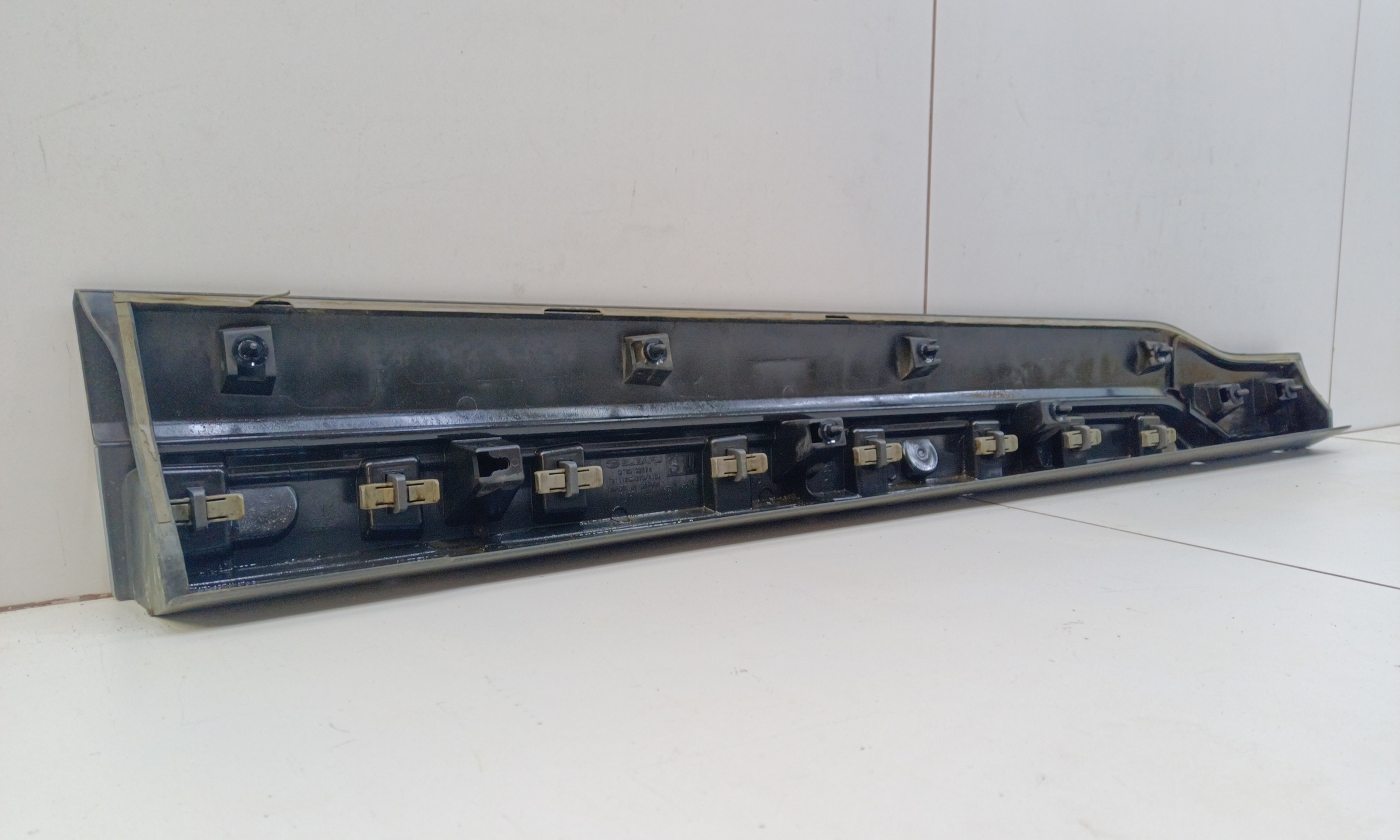 Накладка двери передней левой Subaru Forester 5 SK