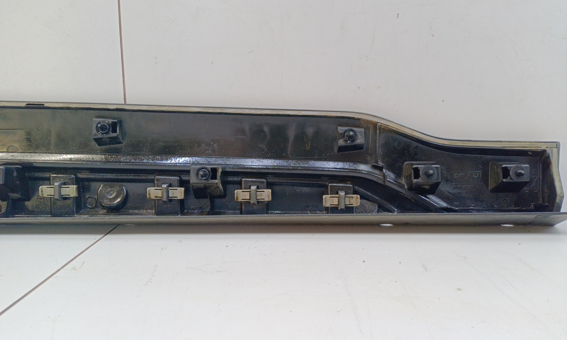 Накладка двери передней левой Subaru Forester 5 SK