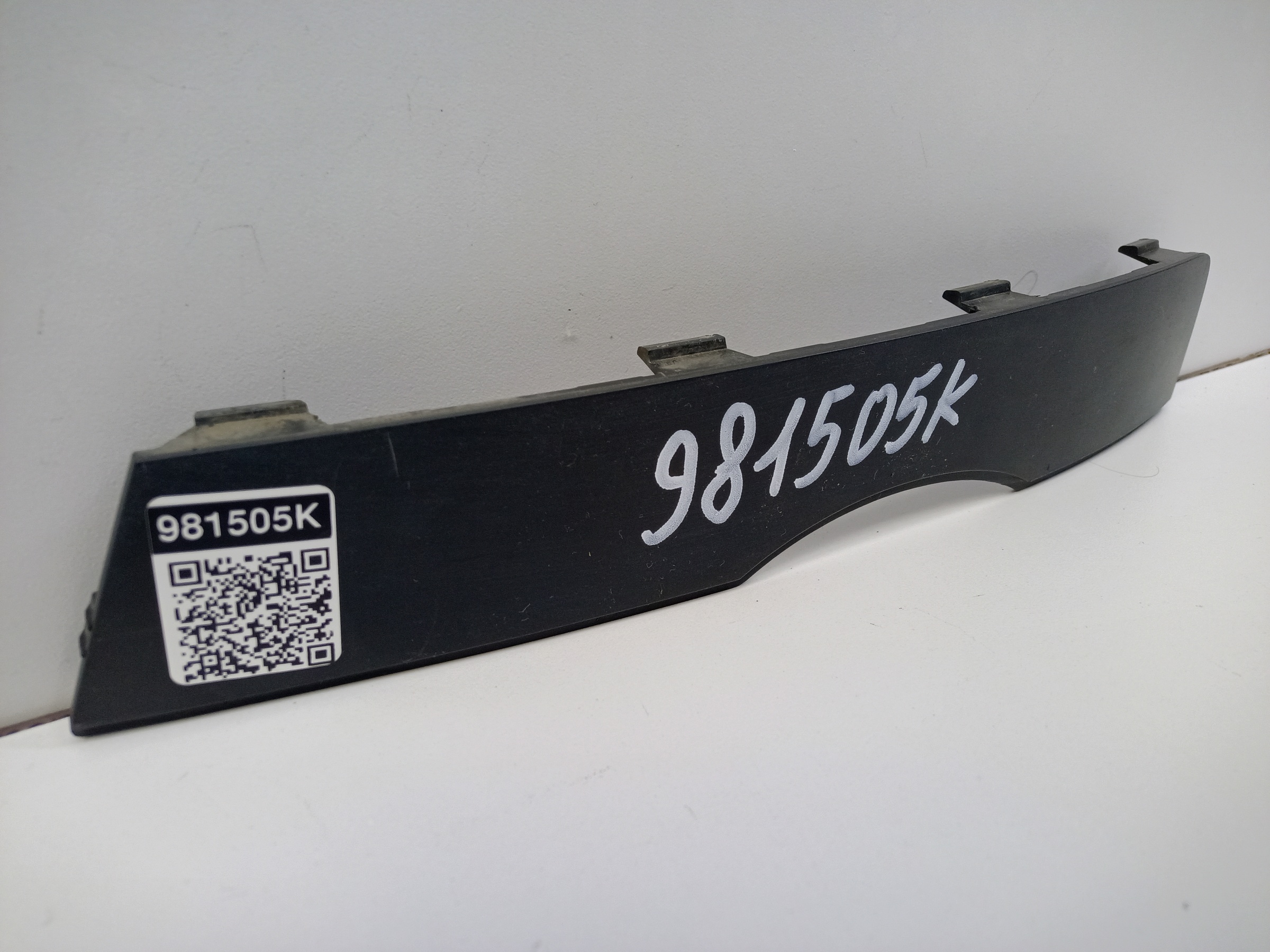 Накладка переднего бампера левая Audi Q3 1 8U