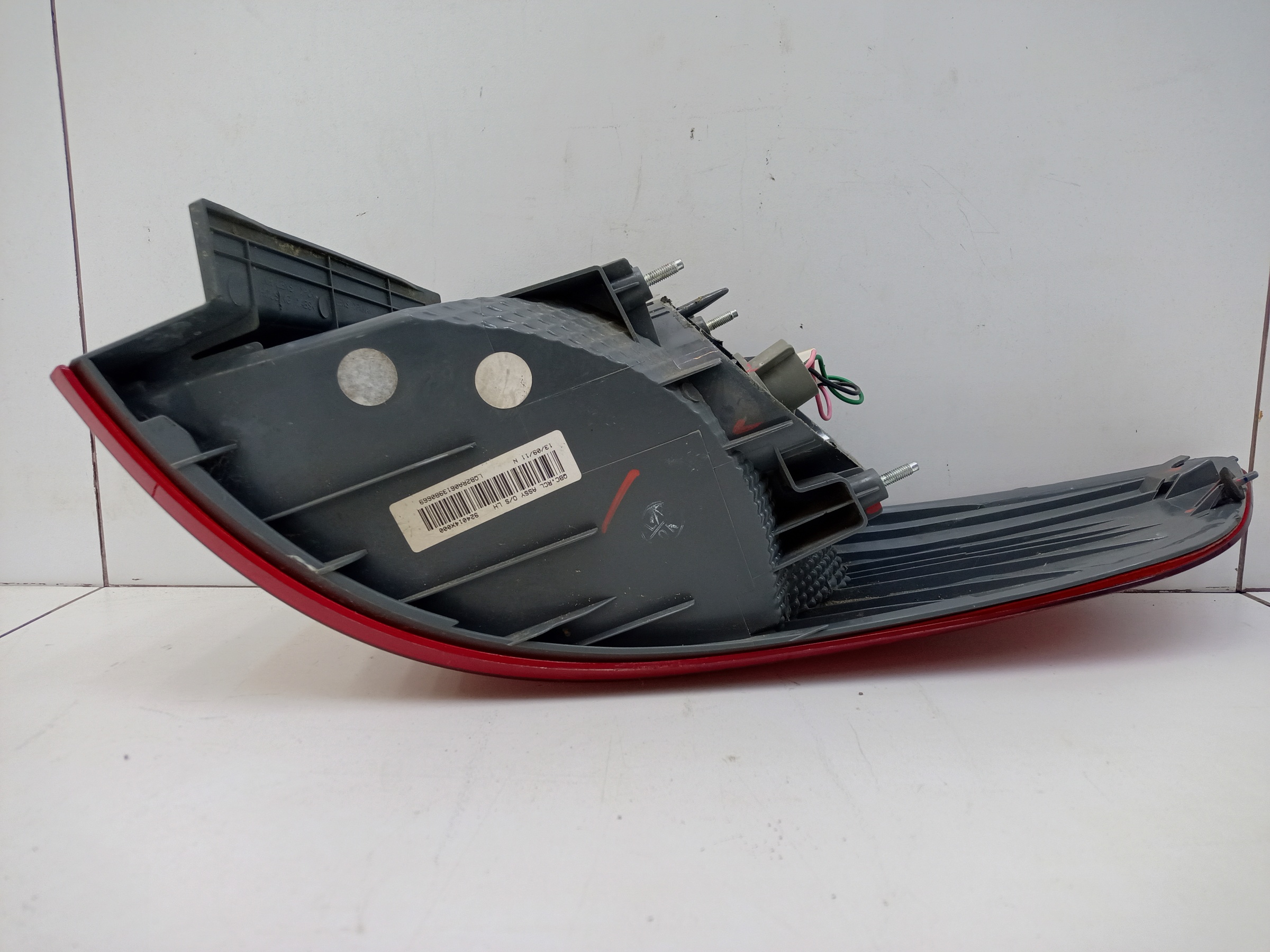 Фонарь задний левый внешний Kia Rio 3 Sedan