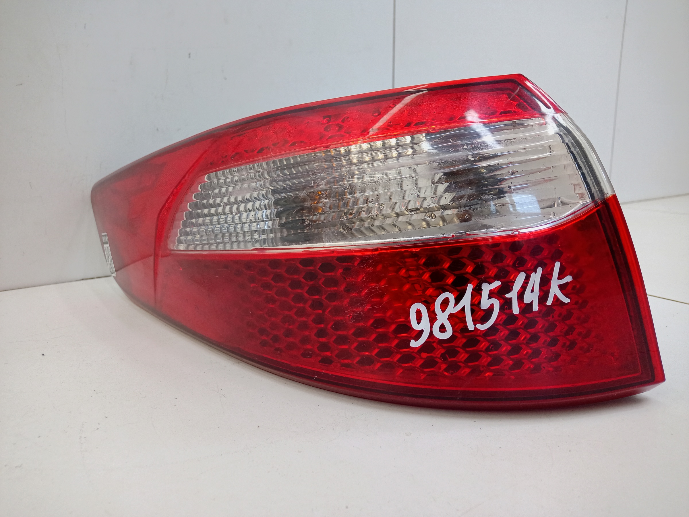 Фонарь задний левый внешний Kia Rio 3 Sedan