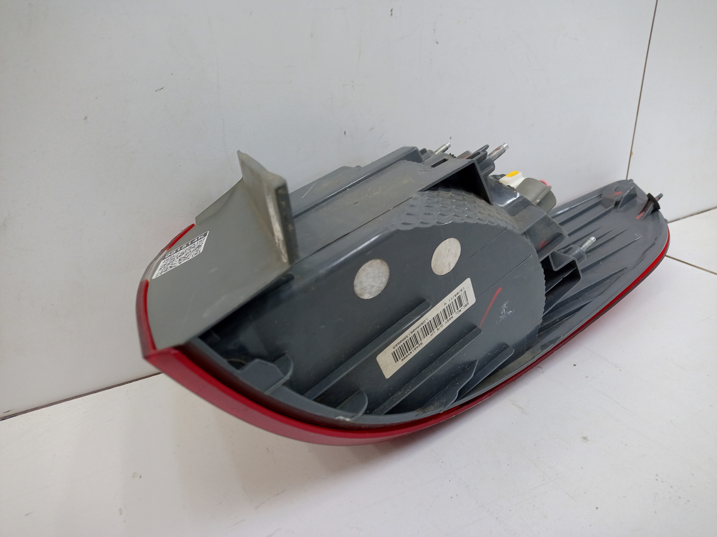 Фонарь задний левый внешний Kia Rio 3 Sedan