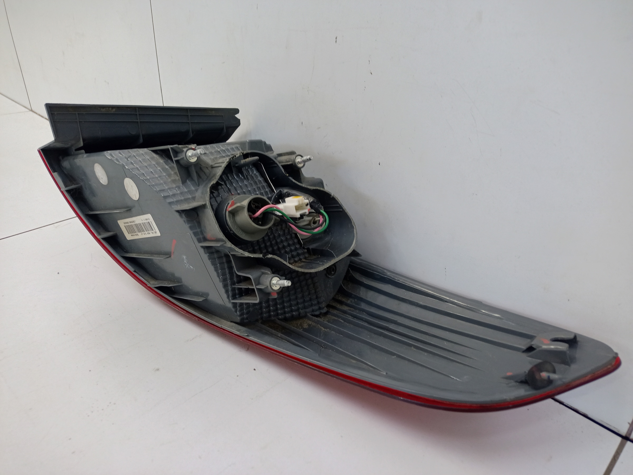 Фонарь задний левый внешний Kia Rio 3 Sedan