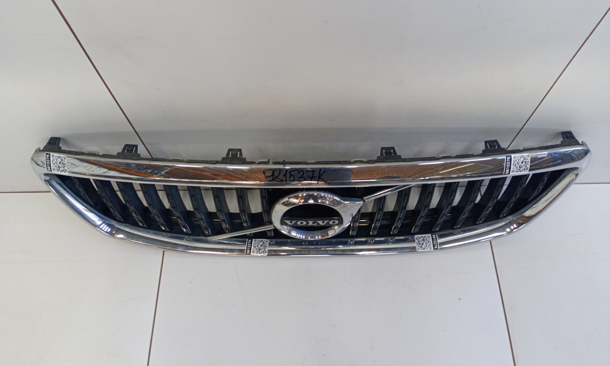 Решётка радиатора Volvo V40 Cross Country Restail