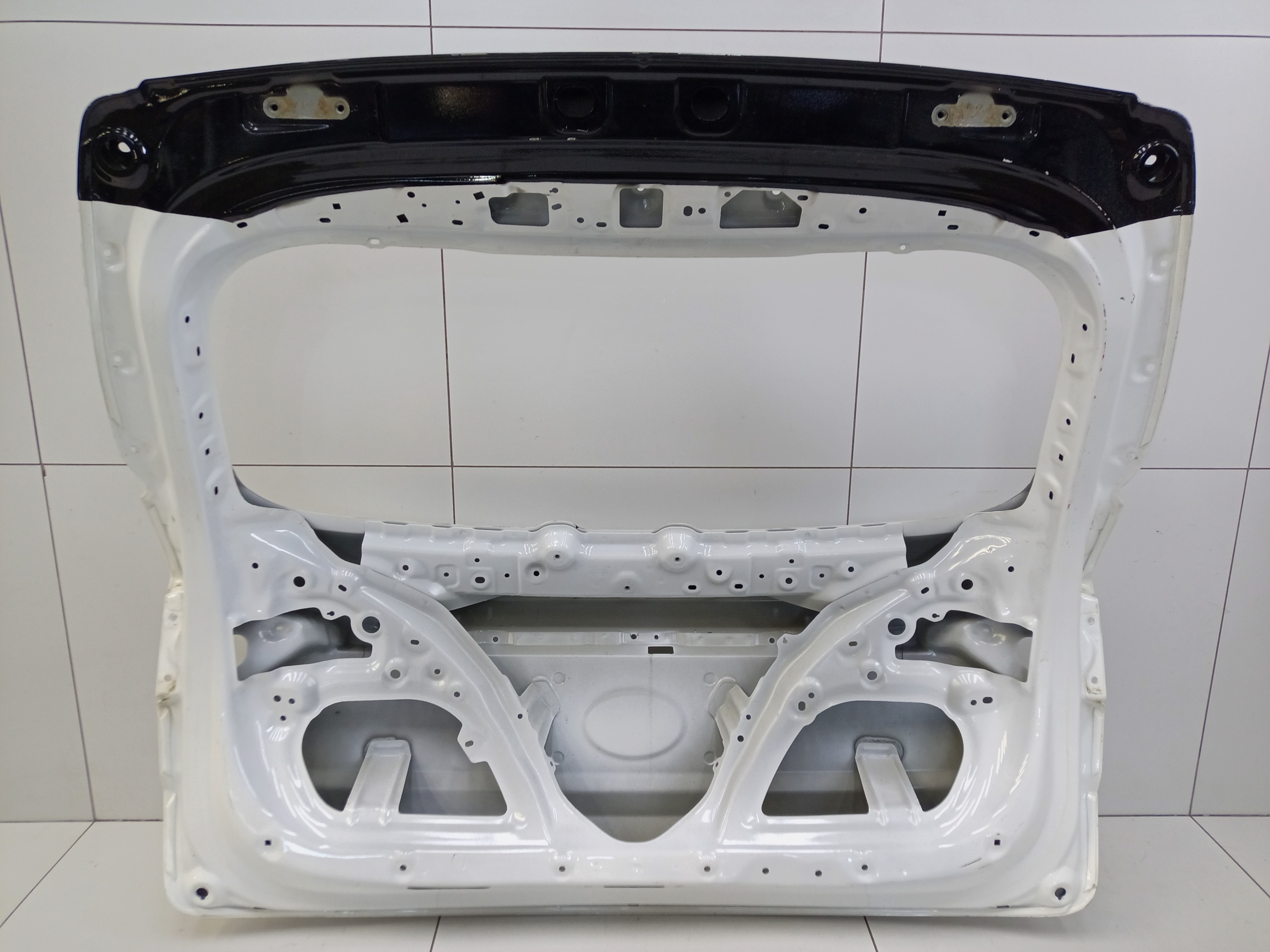 Крышка багажника Geely Coolray