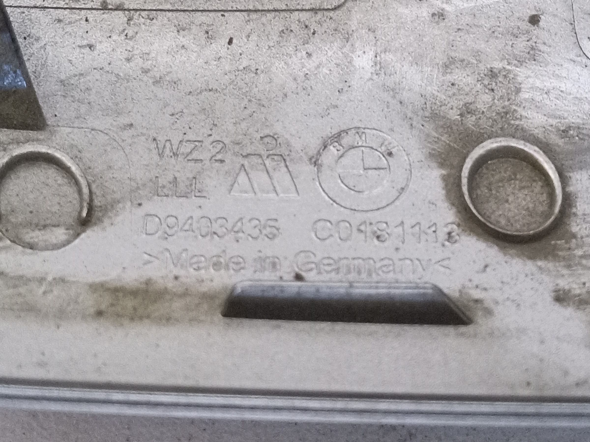 Крышка зеркала левого BMW 7er G11