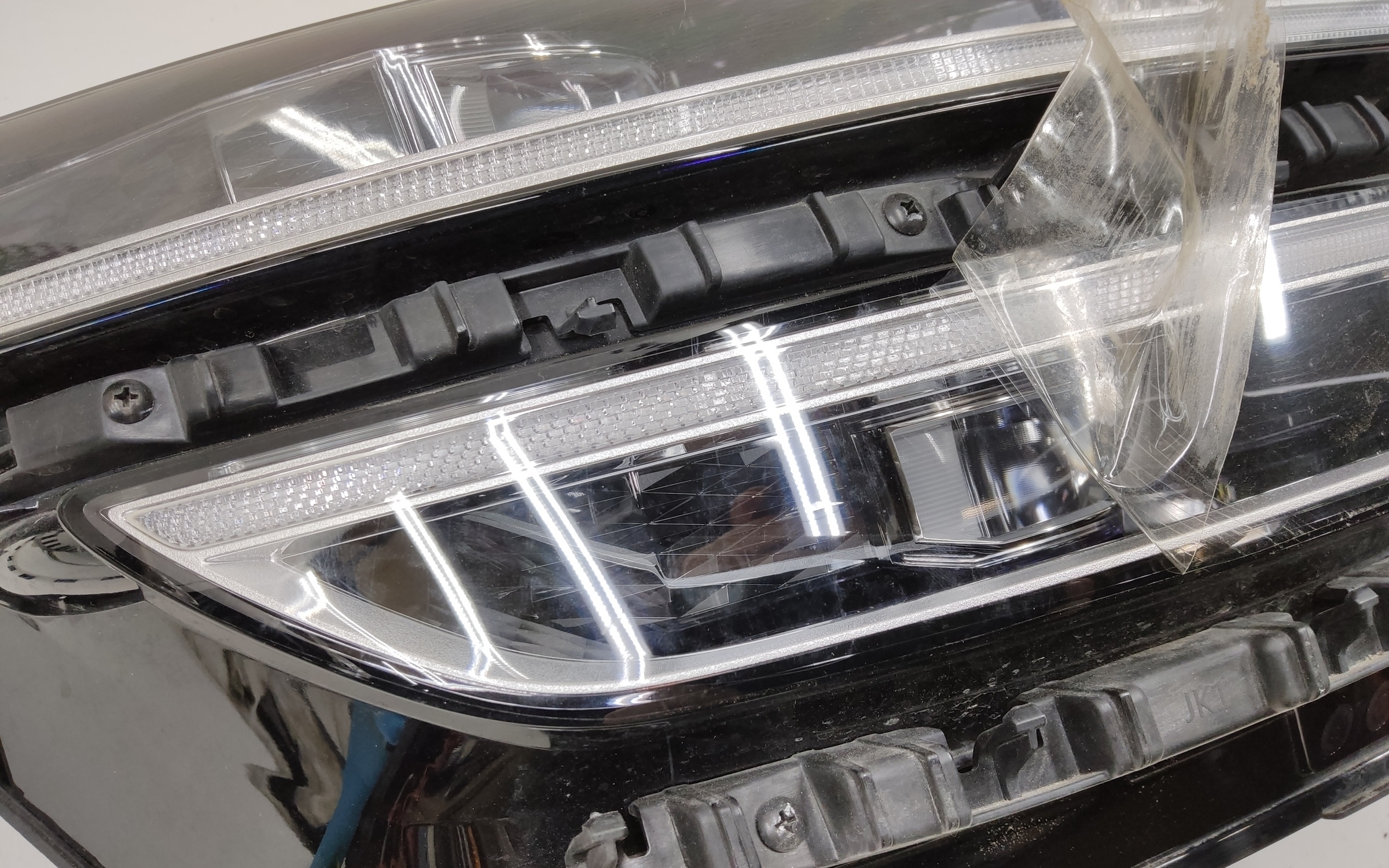 Фара передняя правая Genesis GV70 LED