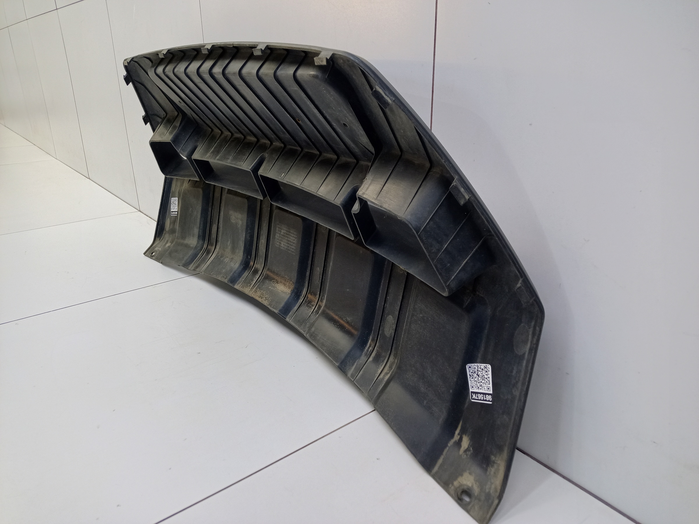 Накладка переднего бампера UAZ Patriot Restail 2