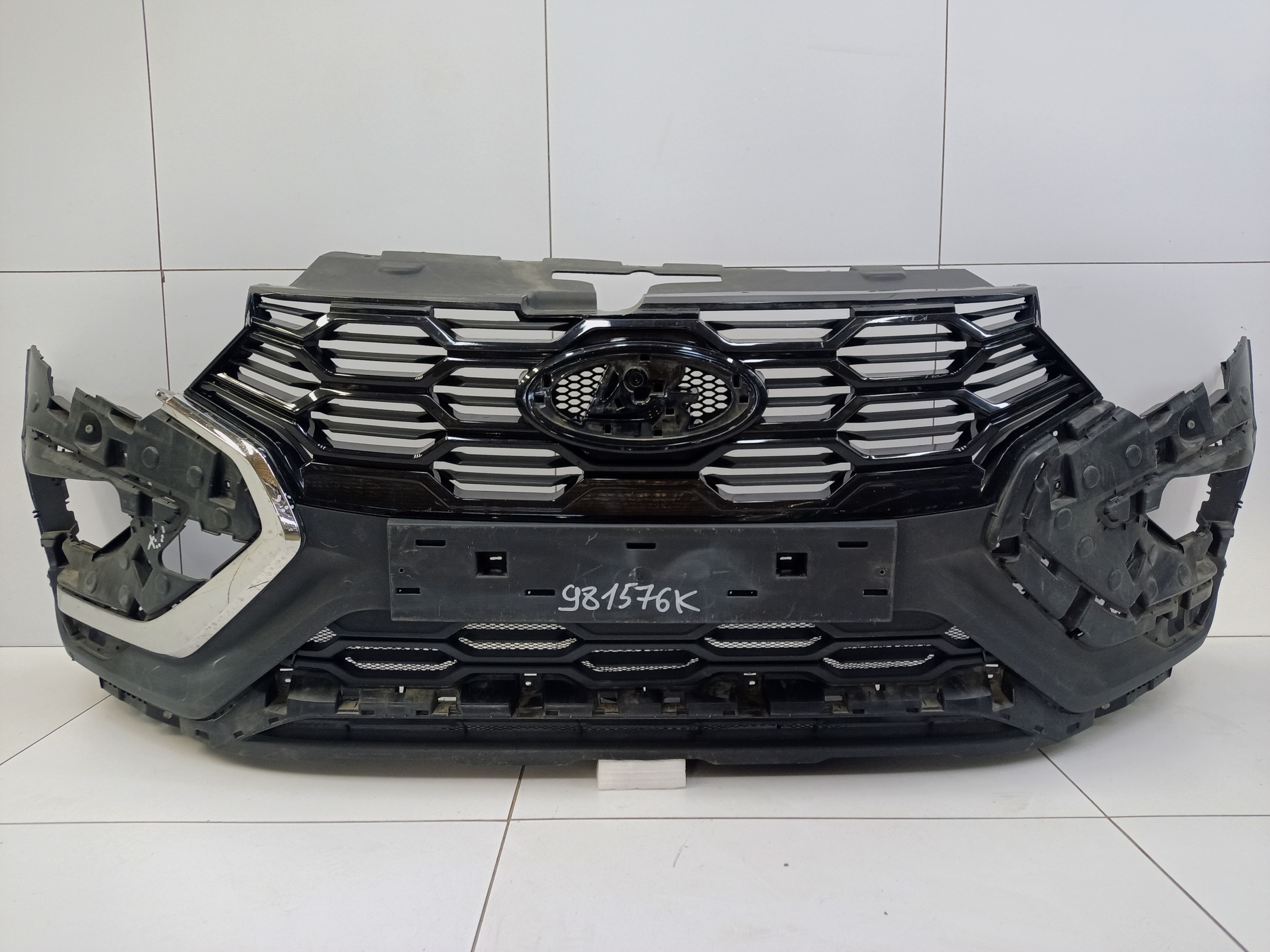 Бампер передний Lada Vesta 1 Cross Restail