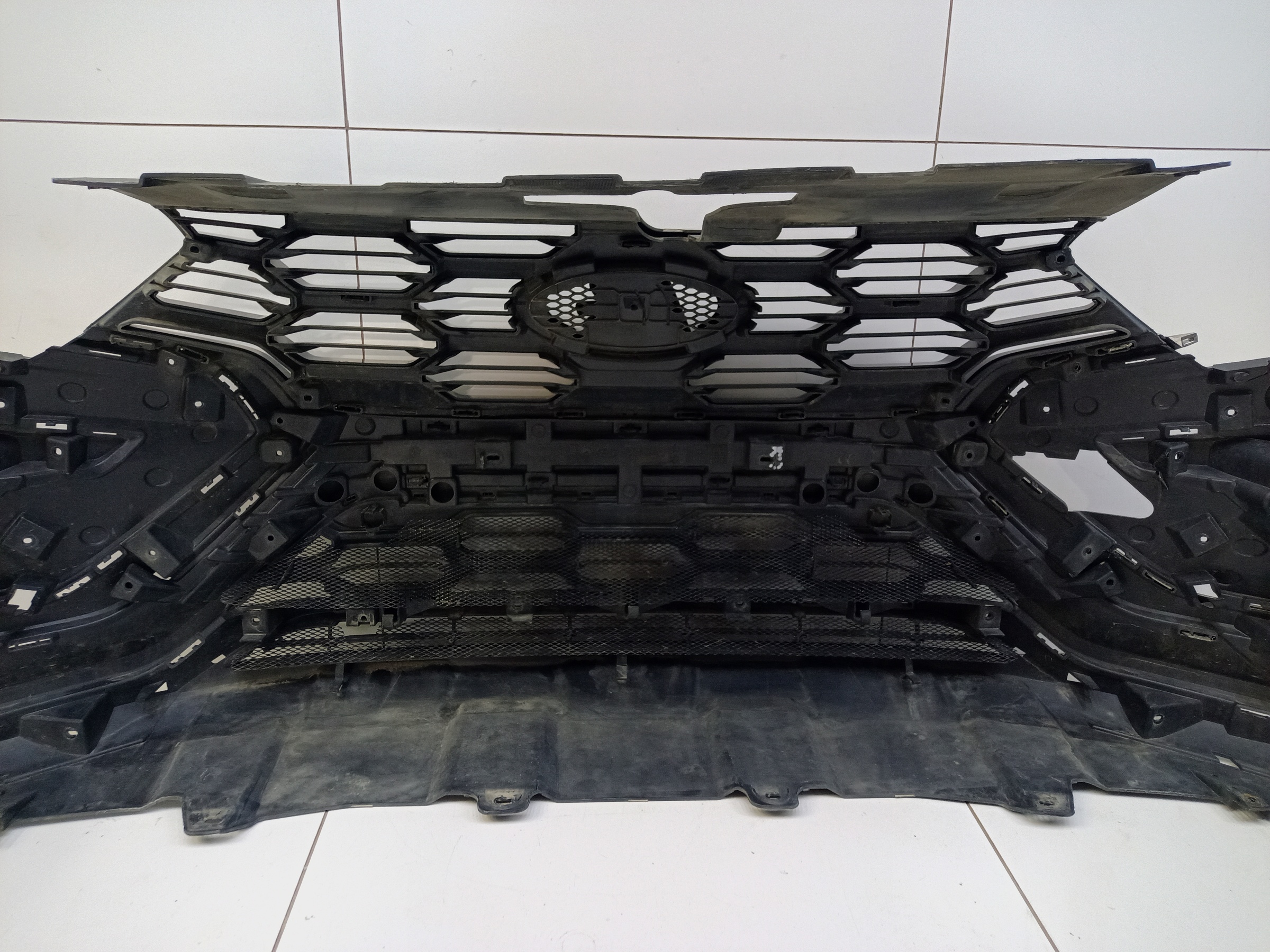 Бампер передний Lada Vesta 1 Cross Restail