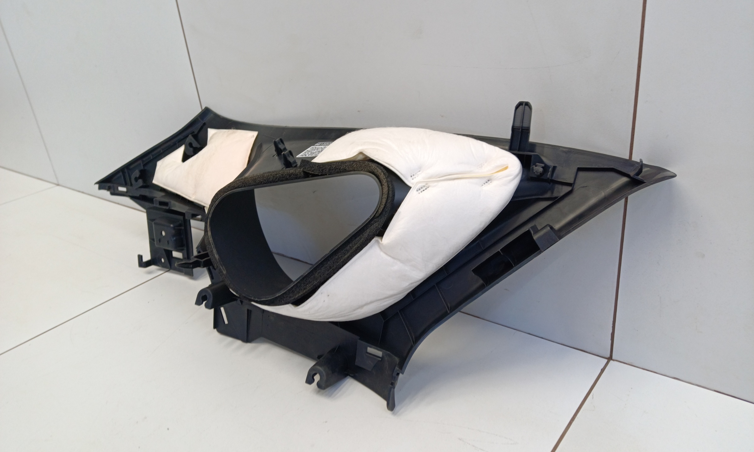 Обшивка стойки кузова задней правой Mazda CX-4 Restail