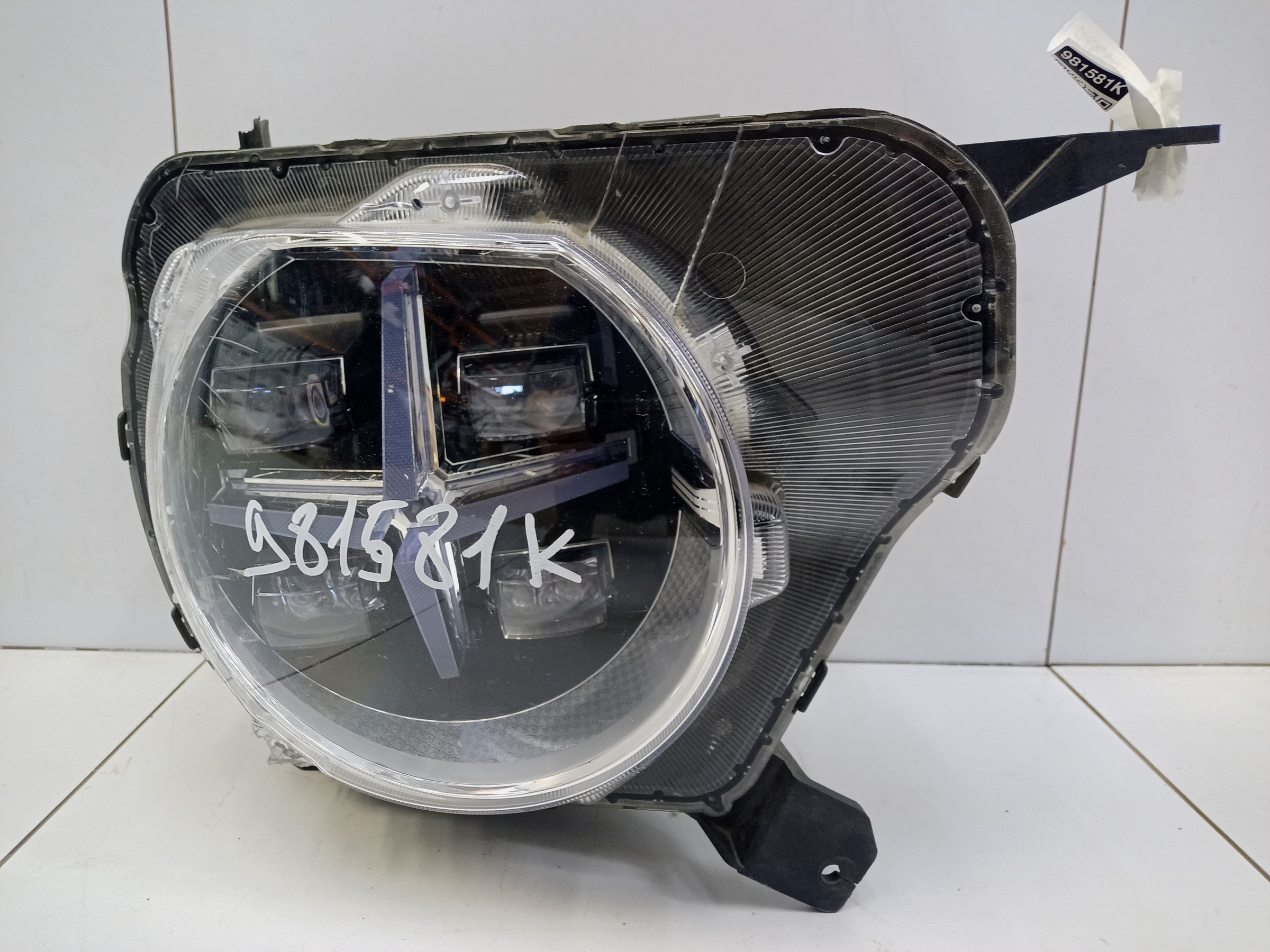 Фара передняя правая Haval H3 LED