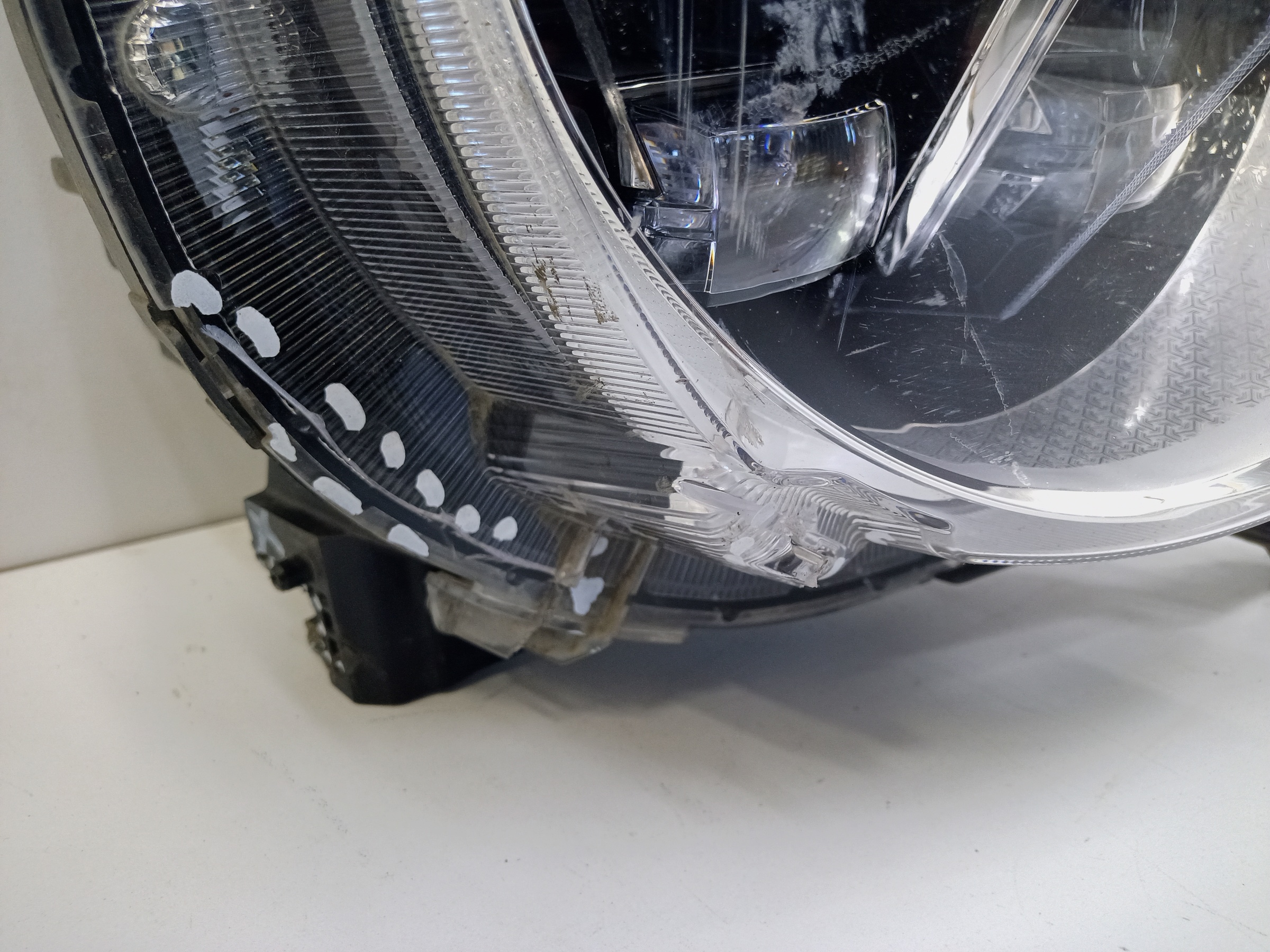 Фара передняя правая Haval H3 LED