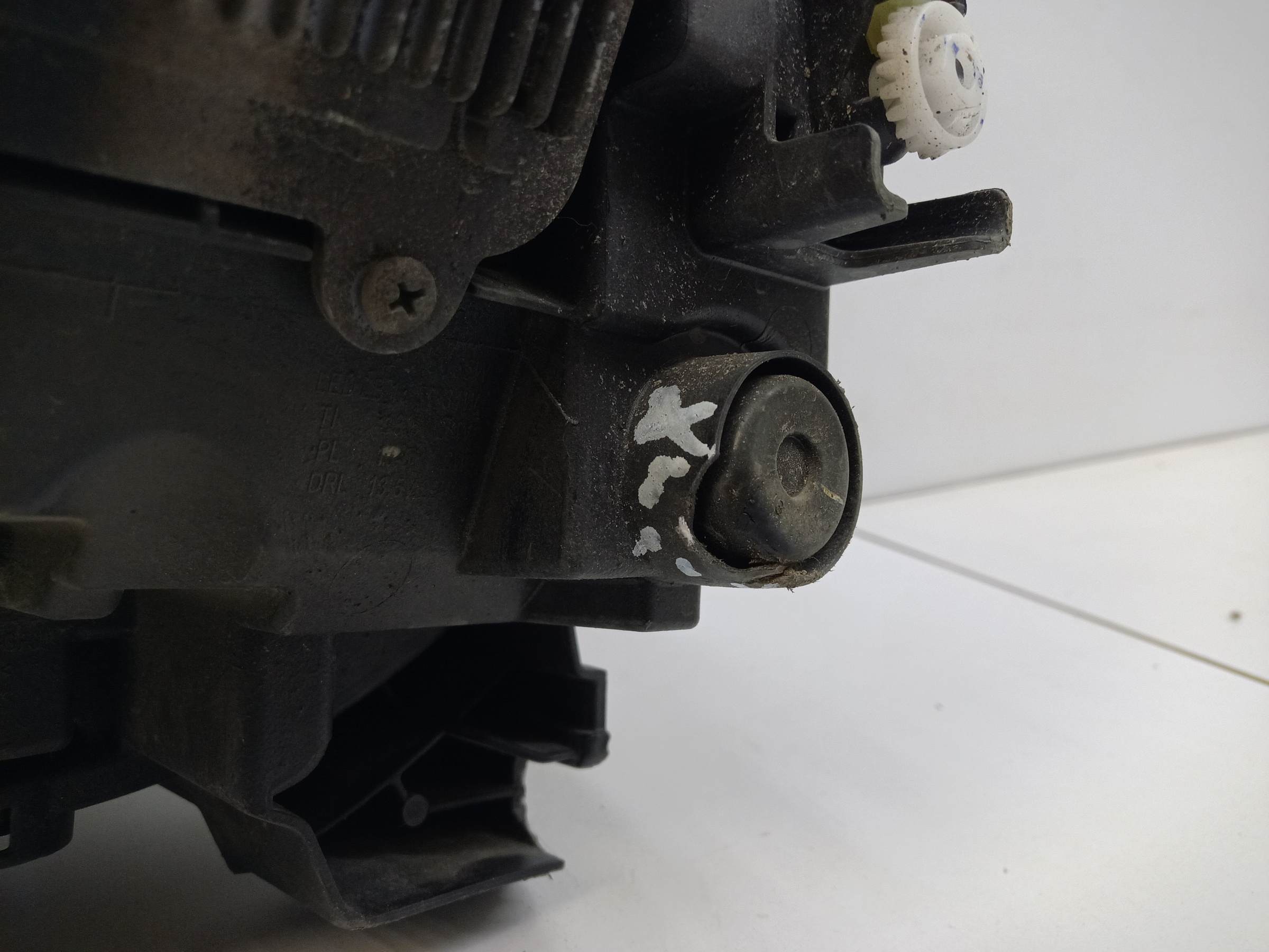 Фара передняя правая Haval H3 LED