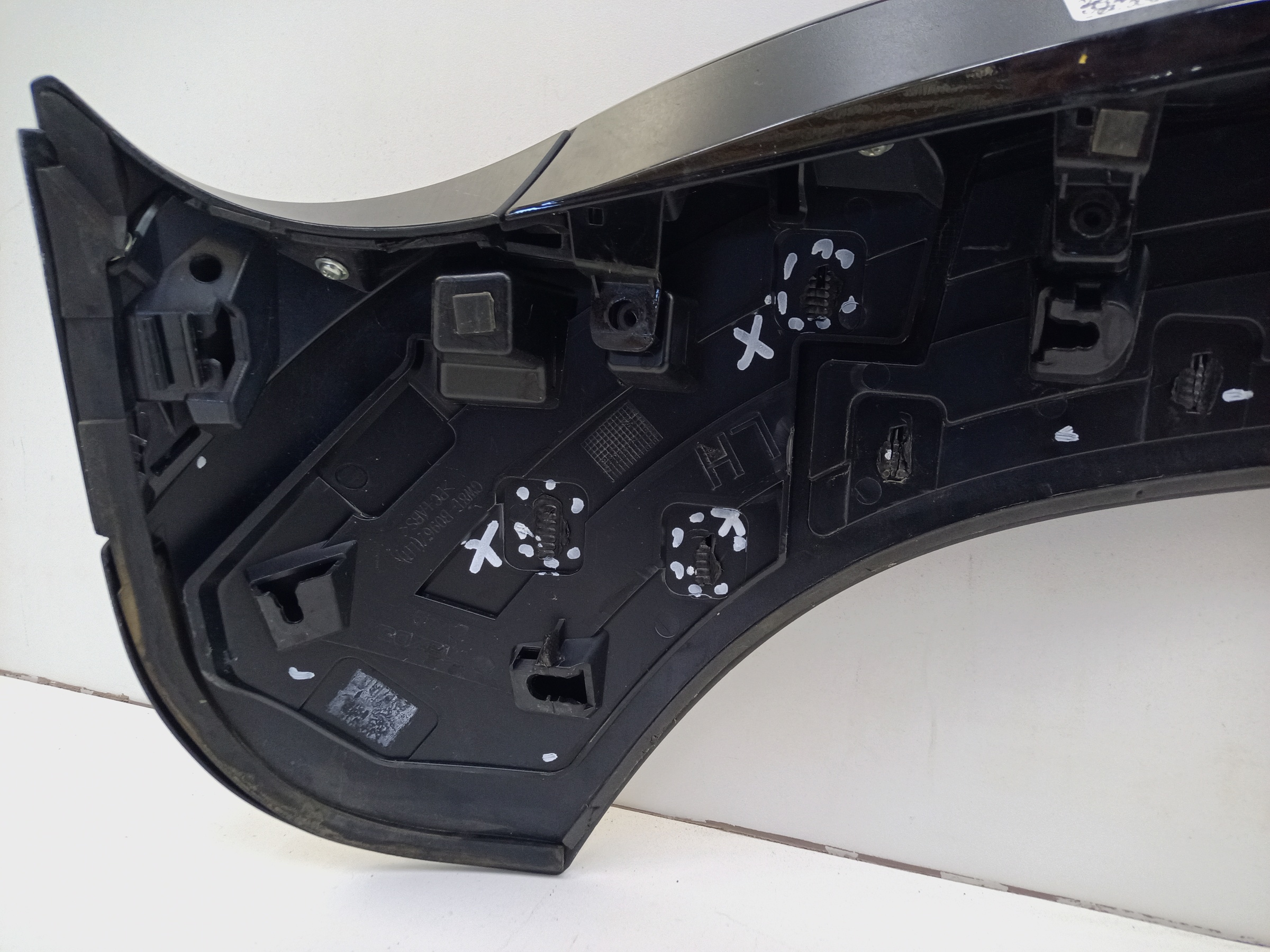Спойлер крышки багажника Mazda CX-4 Restail