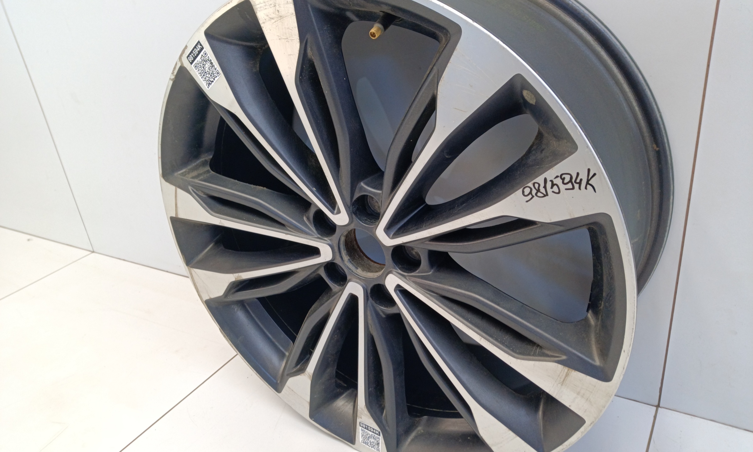 Диск колеса литой Geely Tugella R20 серый