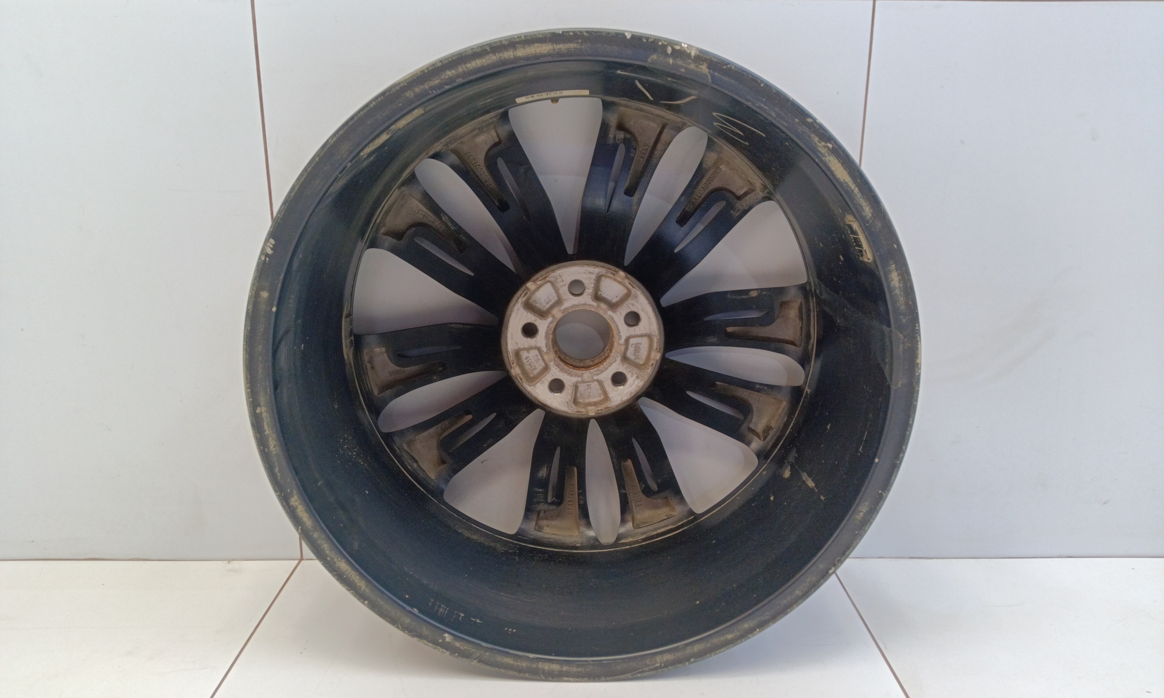 Диск колеса литой Geely Tugella R20 серый