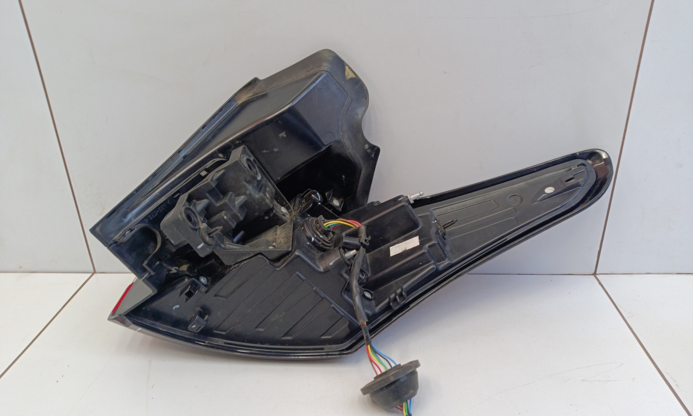 Фонарь задний левый наружный Exeed LX