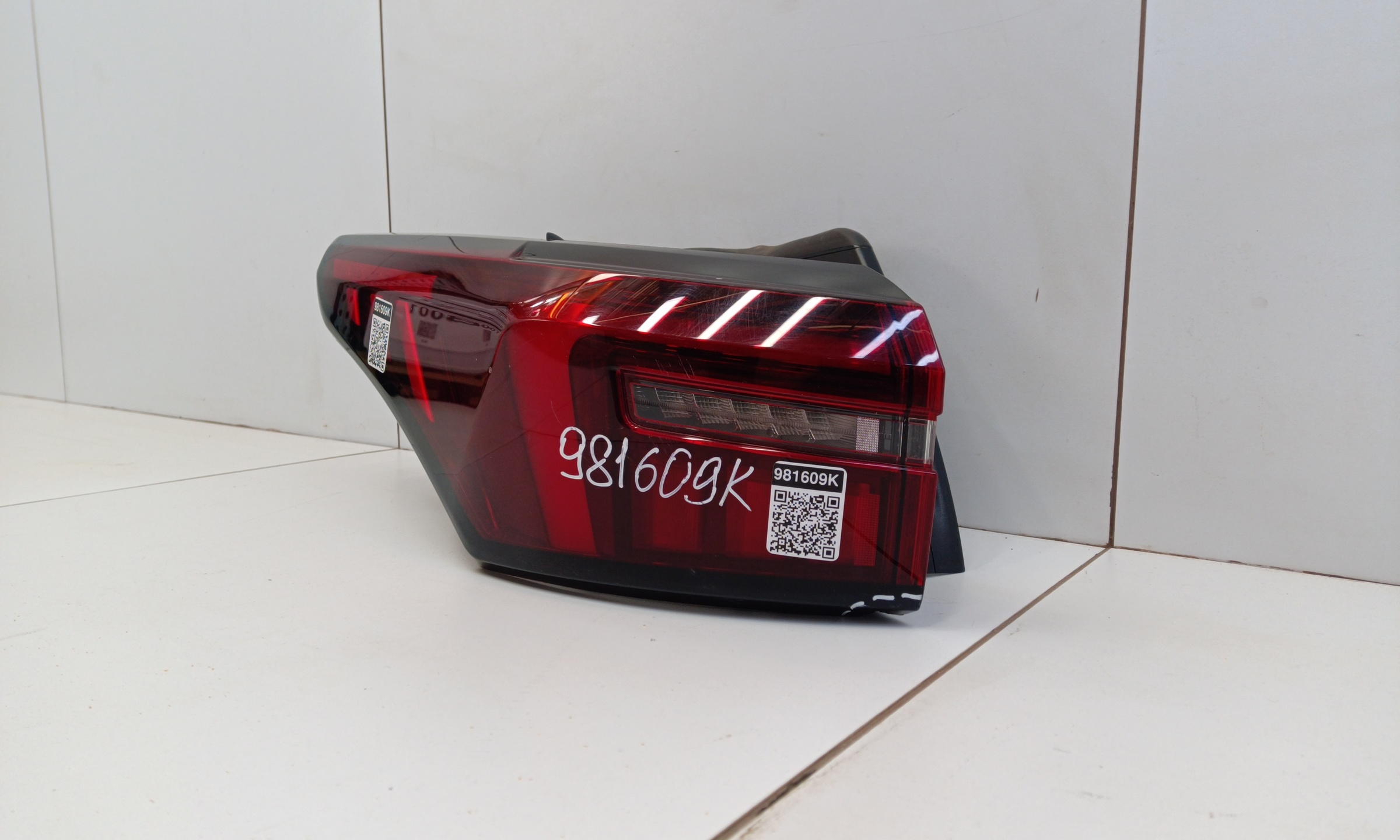 Фонарь задний левый наружный Exeed LX