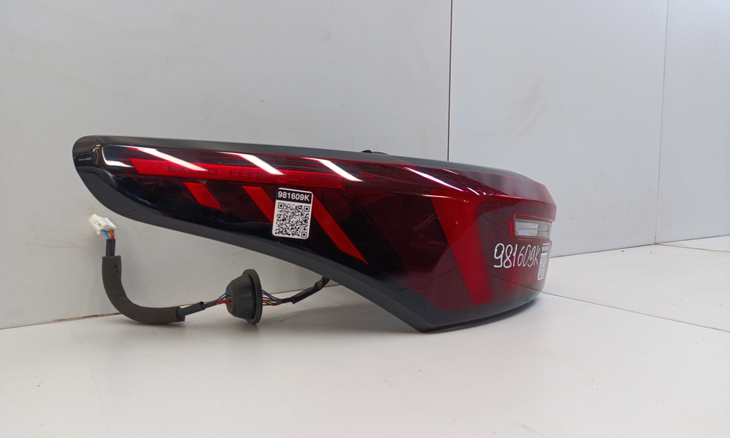 Фонарь задний левый наружный Exeed LX