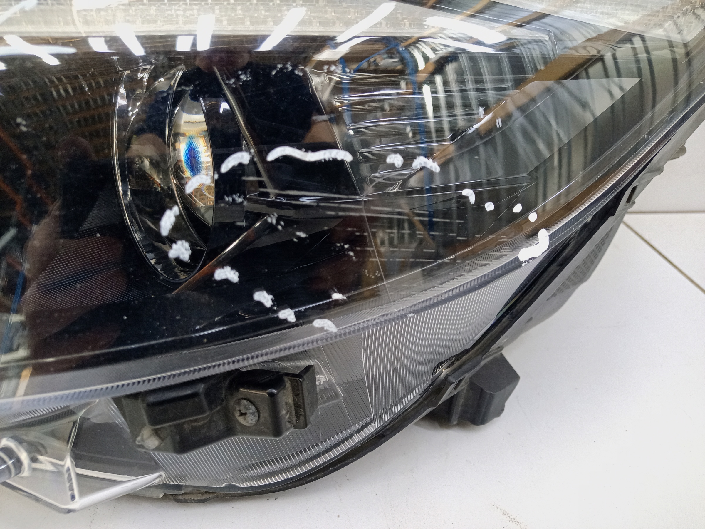 Фара передняя левая Hyundai Elantra 7 галоген