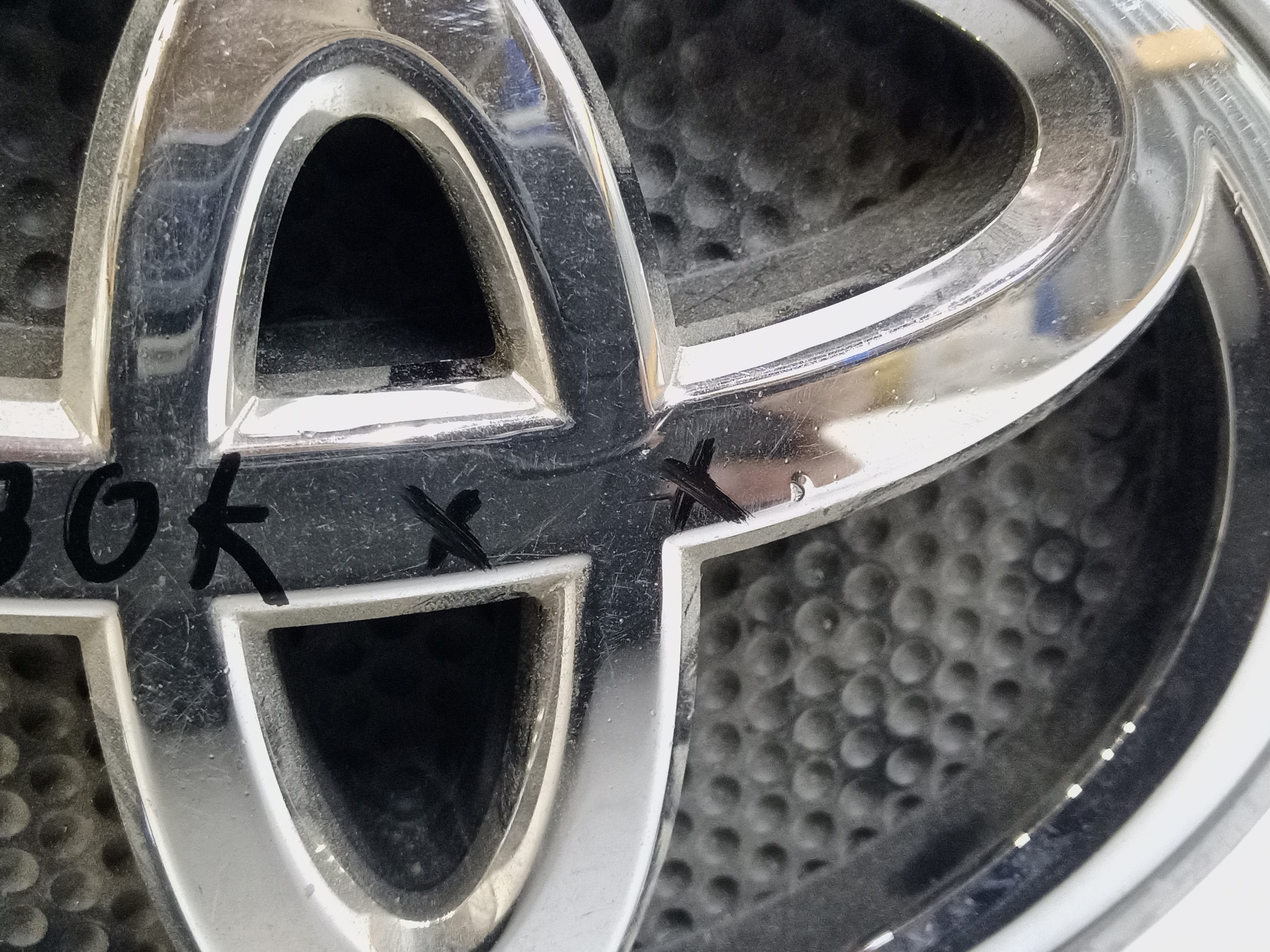 Эмблема Toyota Land Cruiser Prado 150 Restail