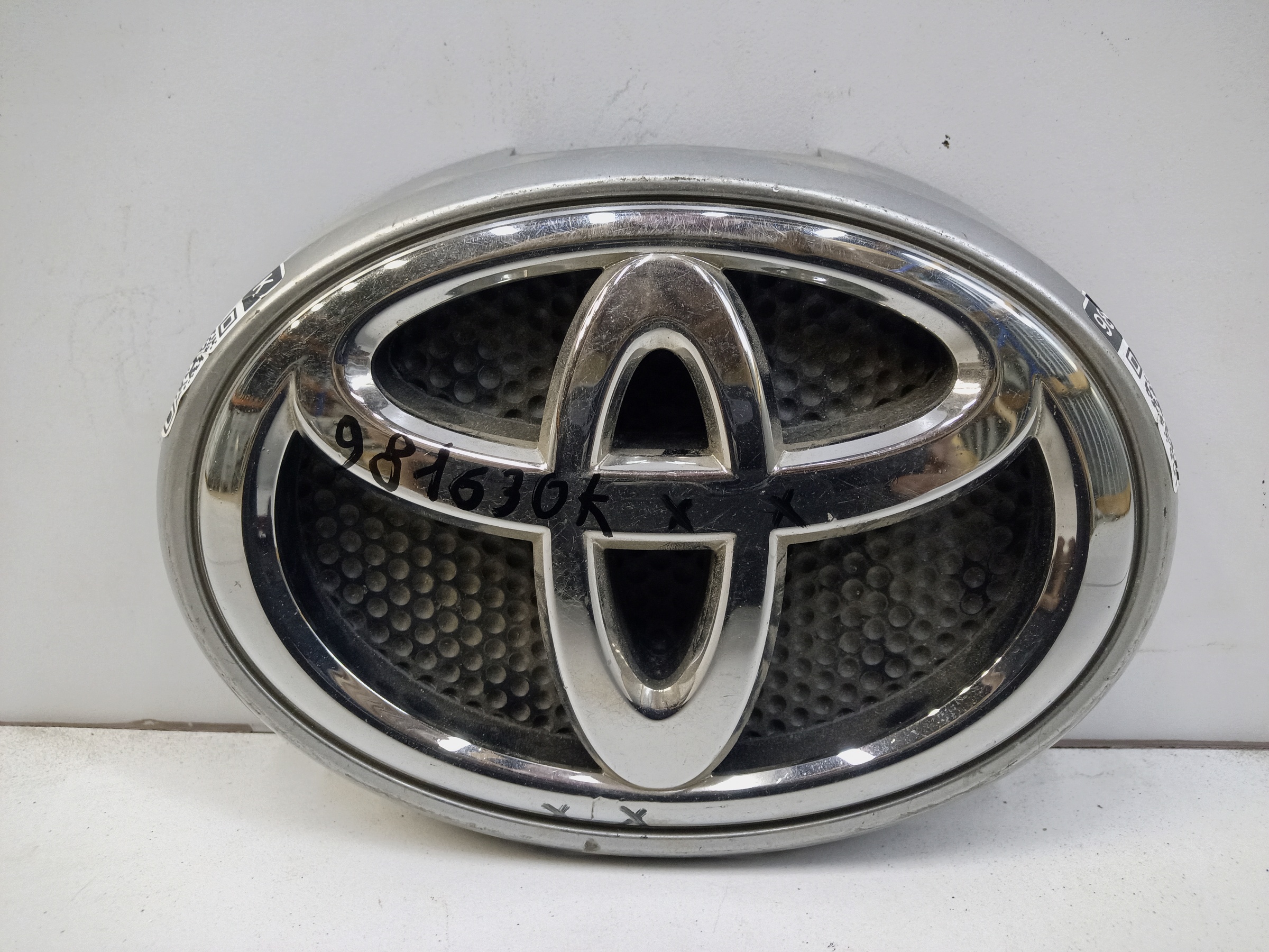 Эмблема Toyota Land Cruiser Prado 150 Restail