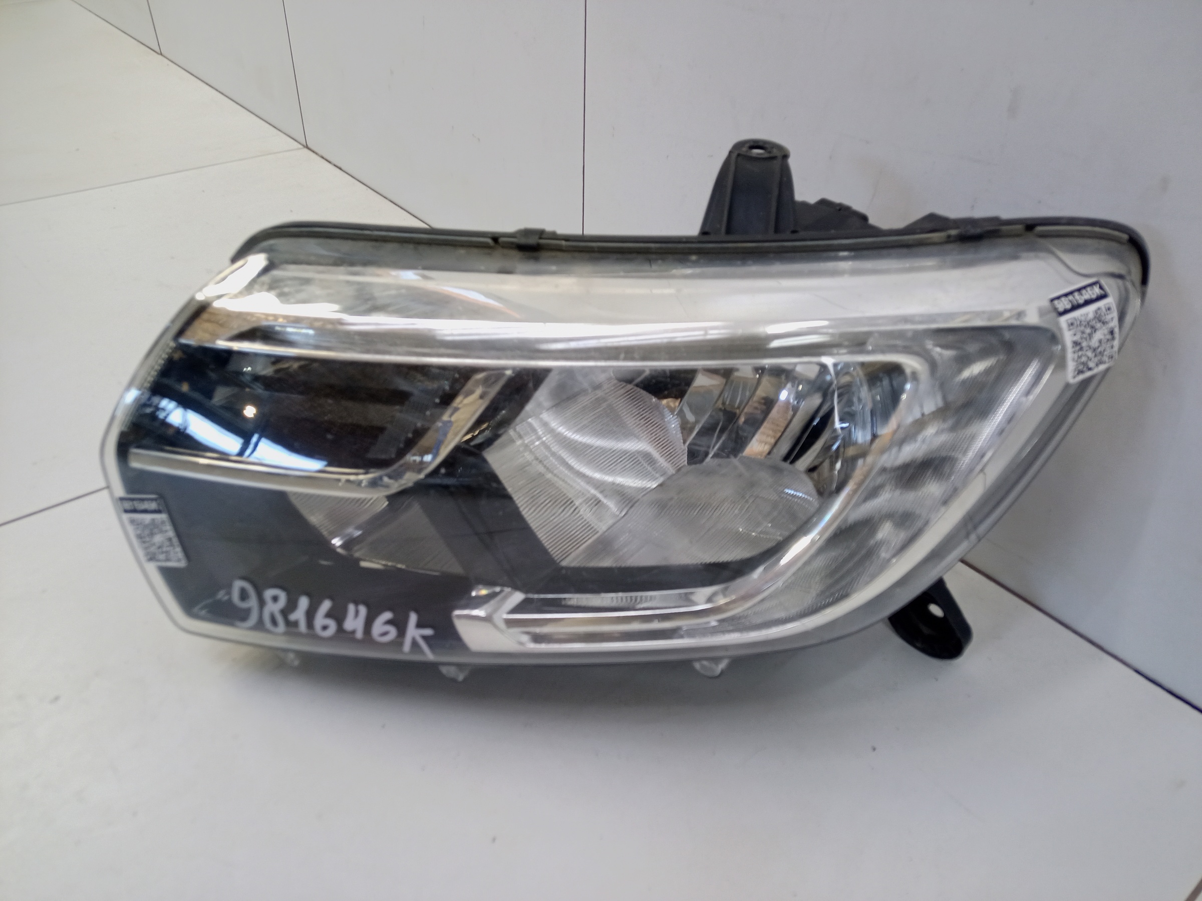 Фара передняя левая Renault Logan 2 Restail галоген с ДХО