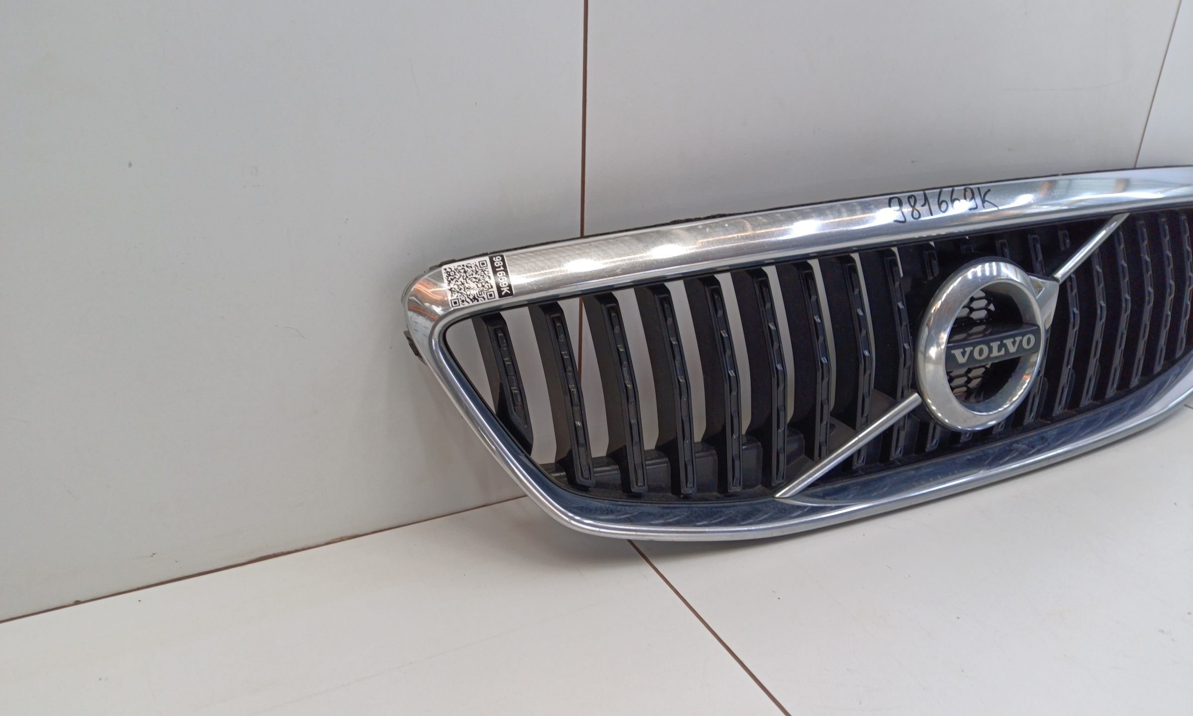 Решётка радиатора Volvo V40 Cross Country Restail