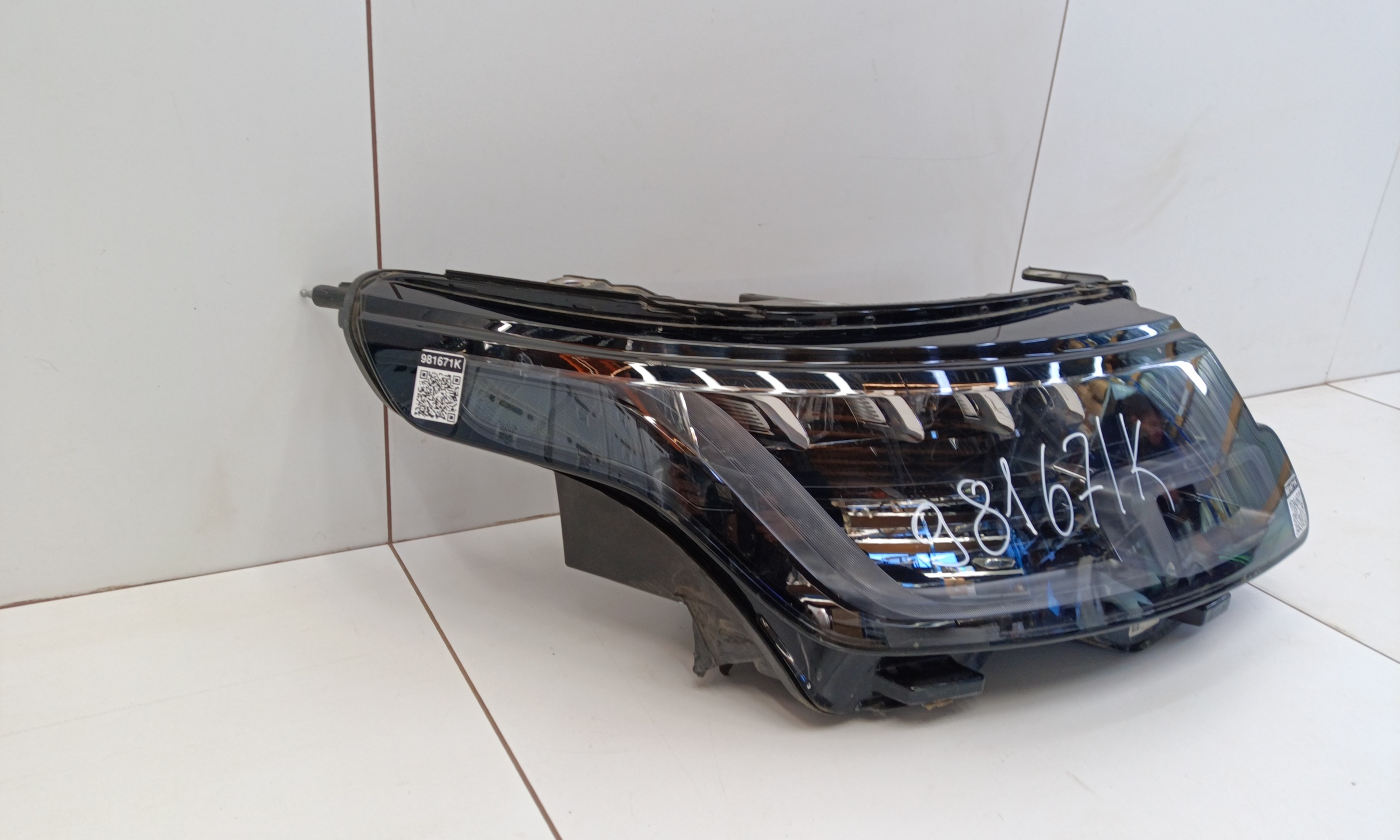 Фара передняя правая Land Rover Range Rover 4 Restail LED