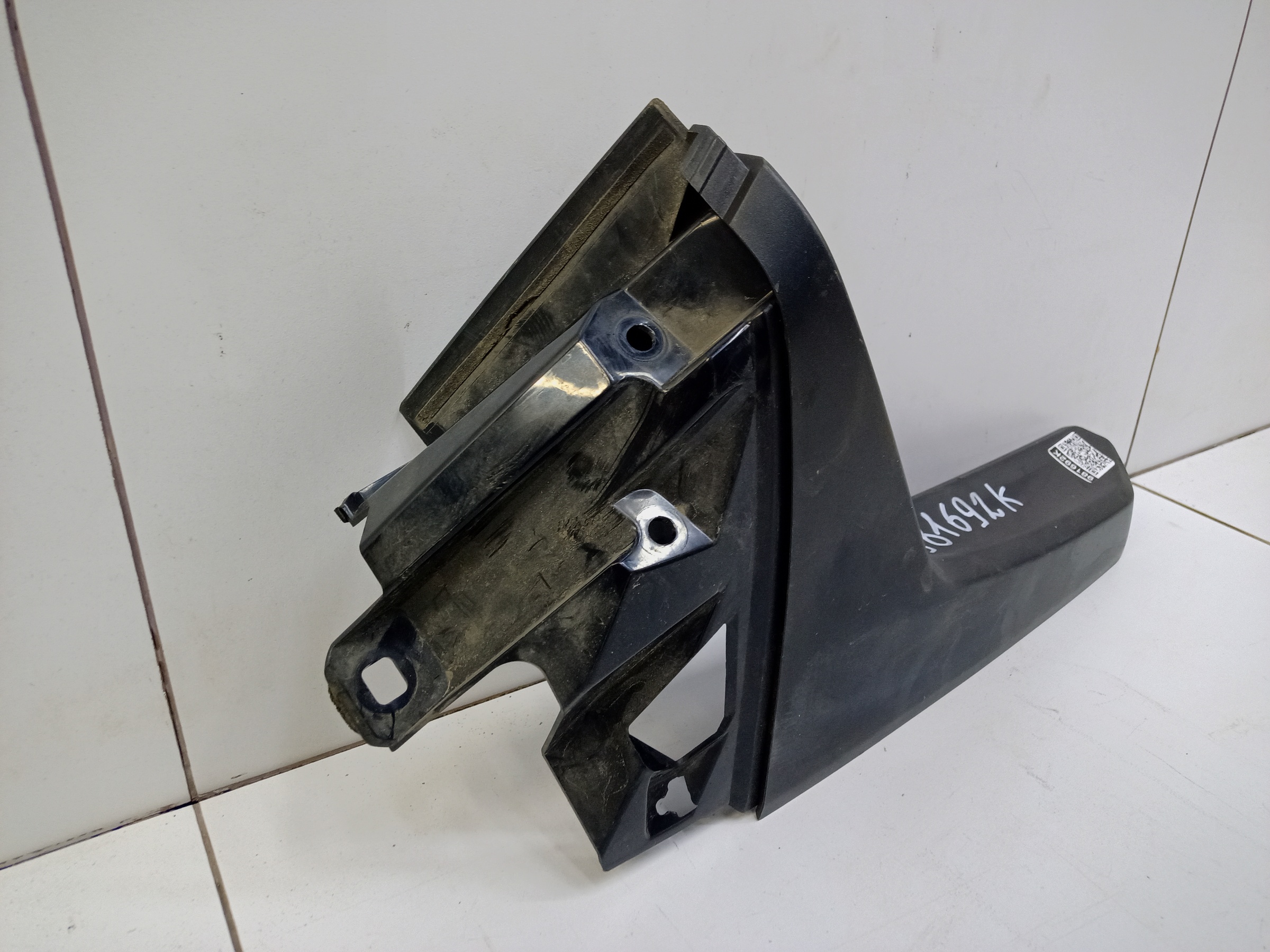 Накладка крышки багажника левая верхняя Subaru Forester SK 5