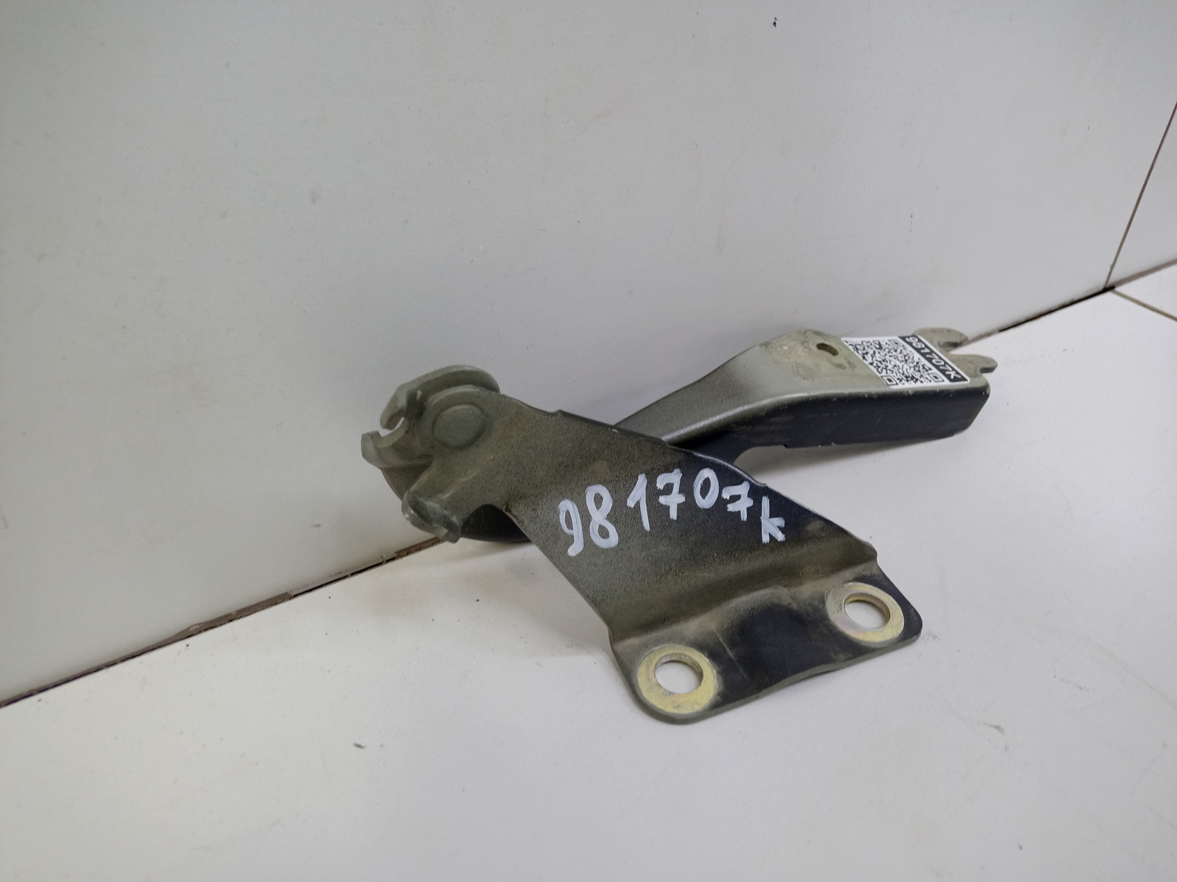 Петля капота правая Hongqi HS5