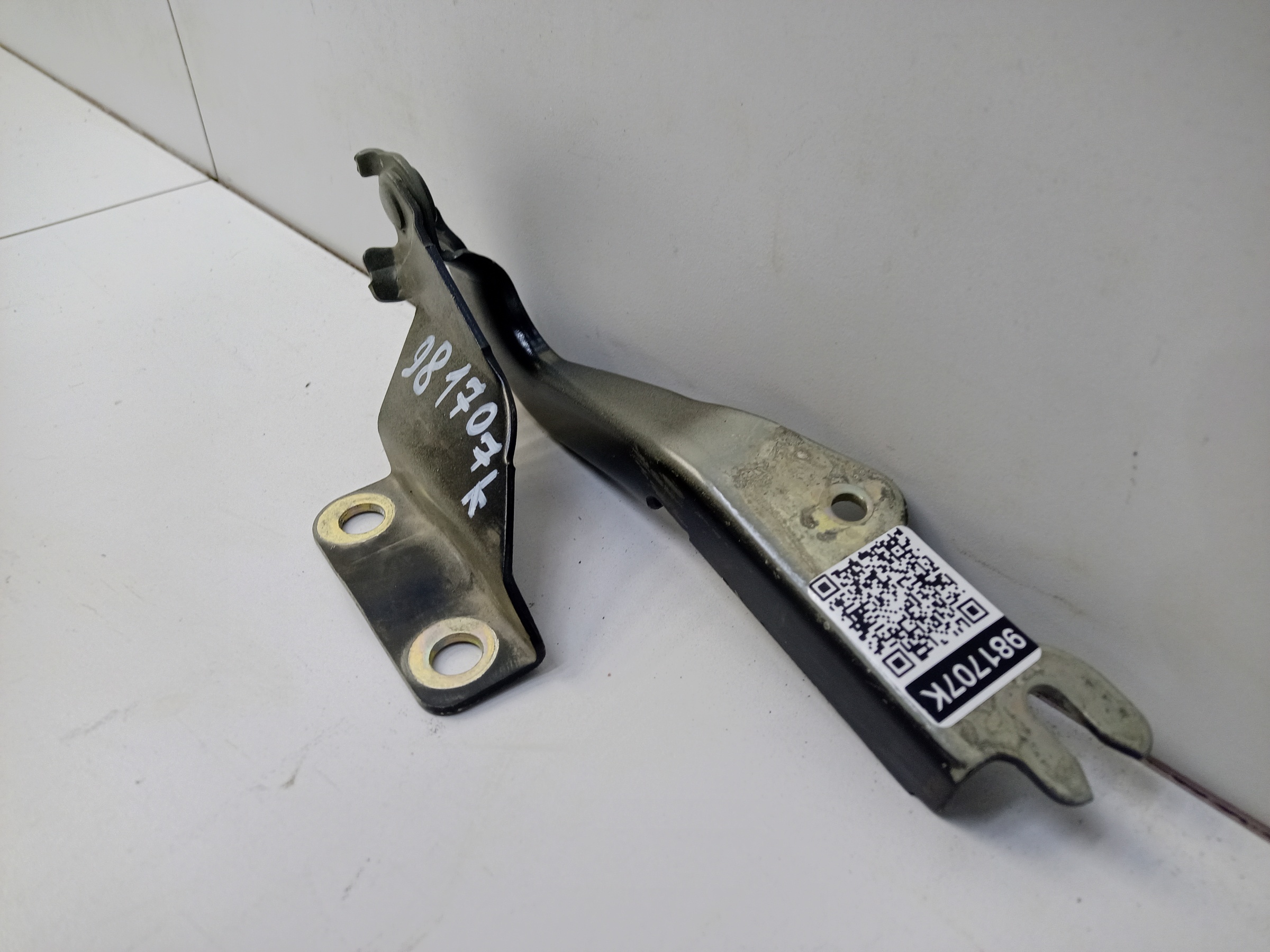 Петля капота правая Hongqi HS5