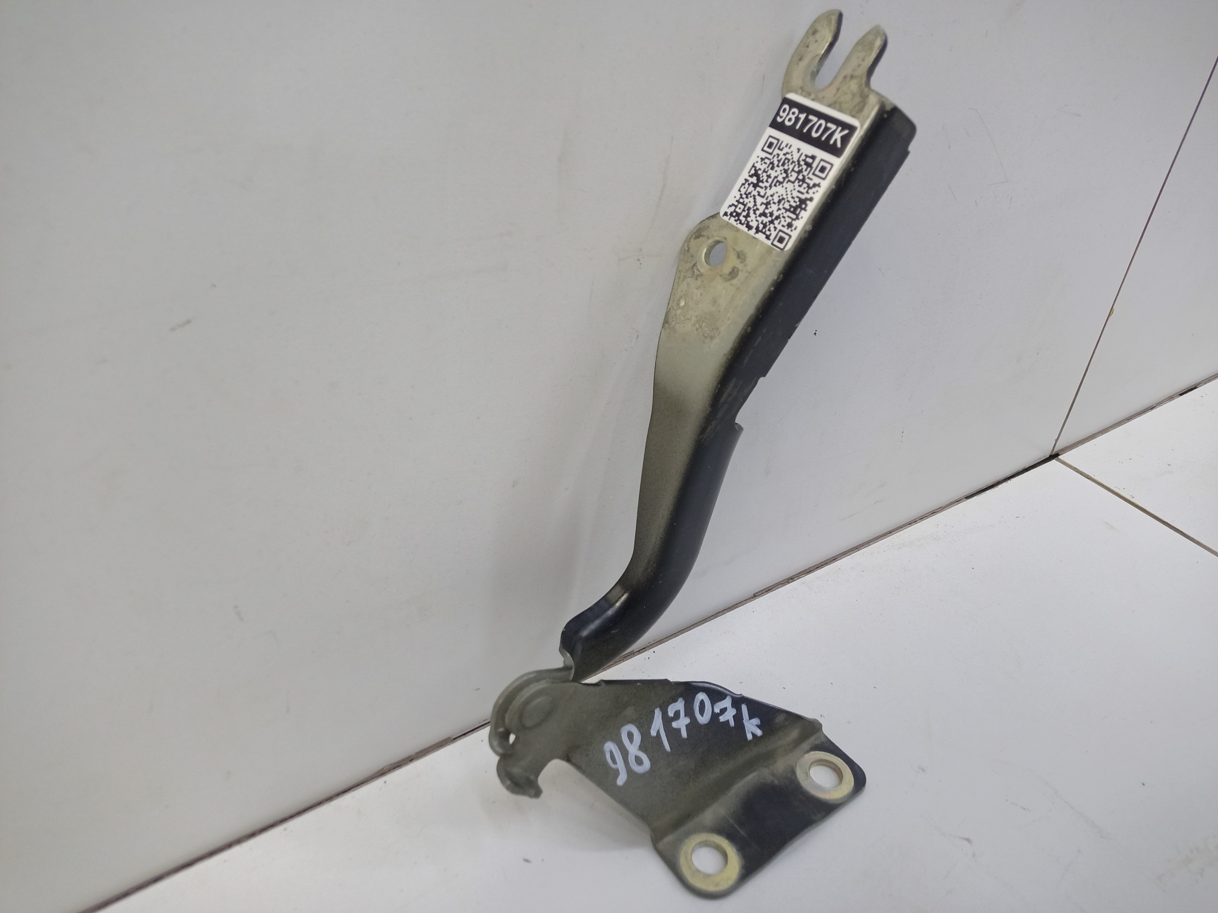 Петля капота правая Hongqi HS5