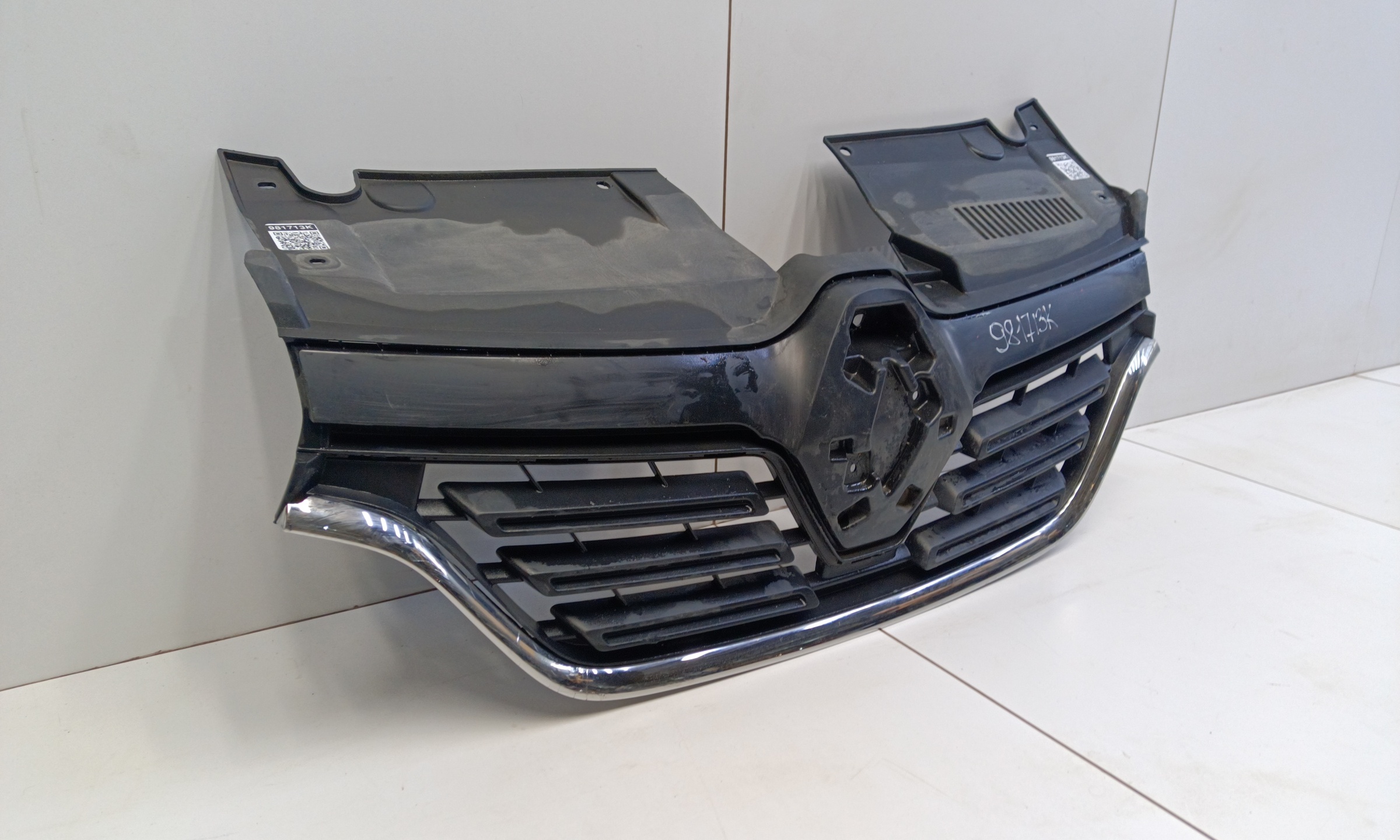 Решетка радиатора Renault Logan 2 Restail