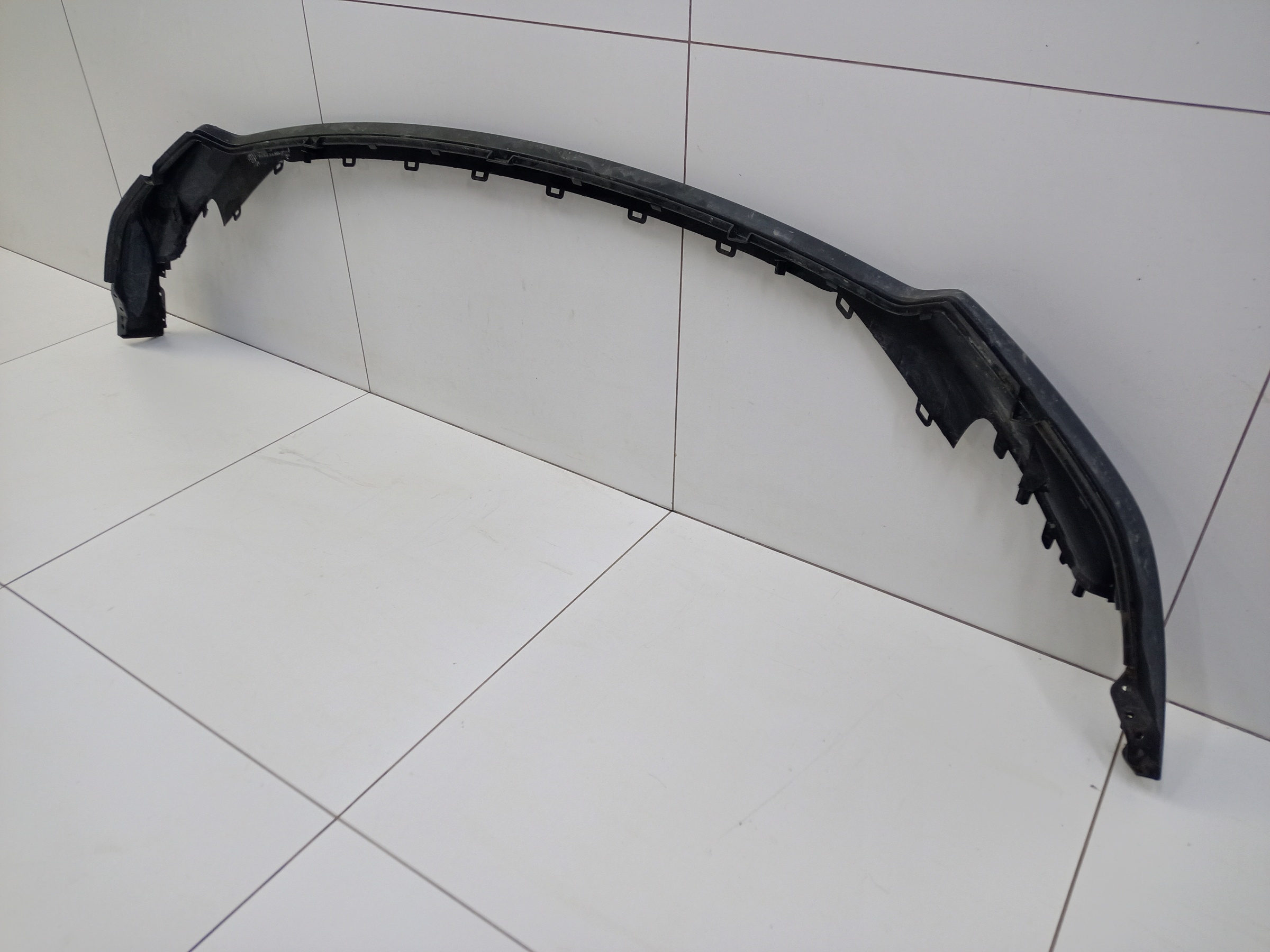 Юбка переднего бампера верхняя часть Geely Coolray