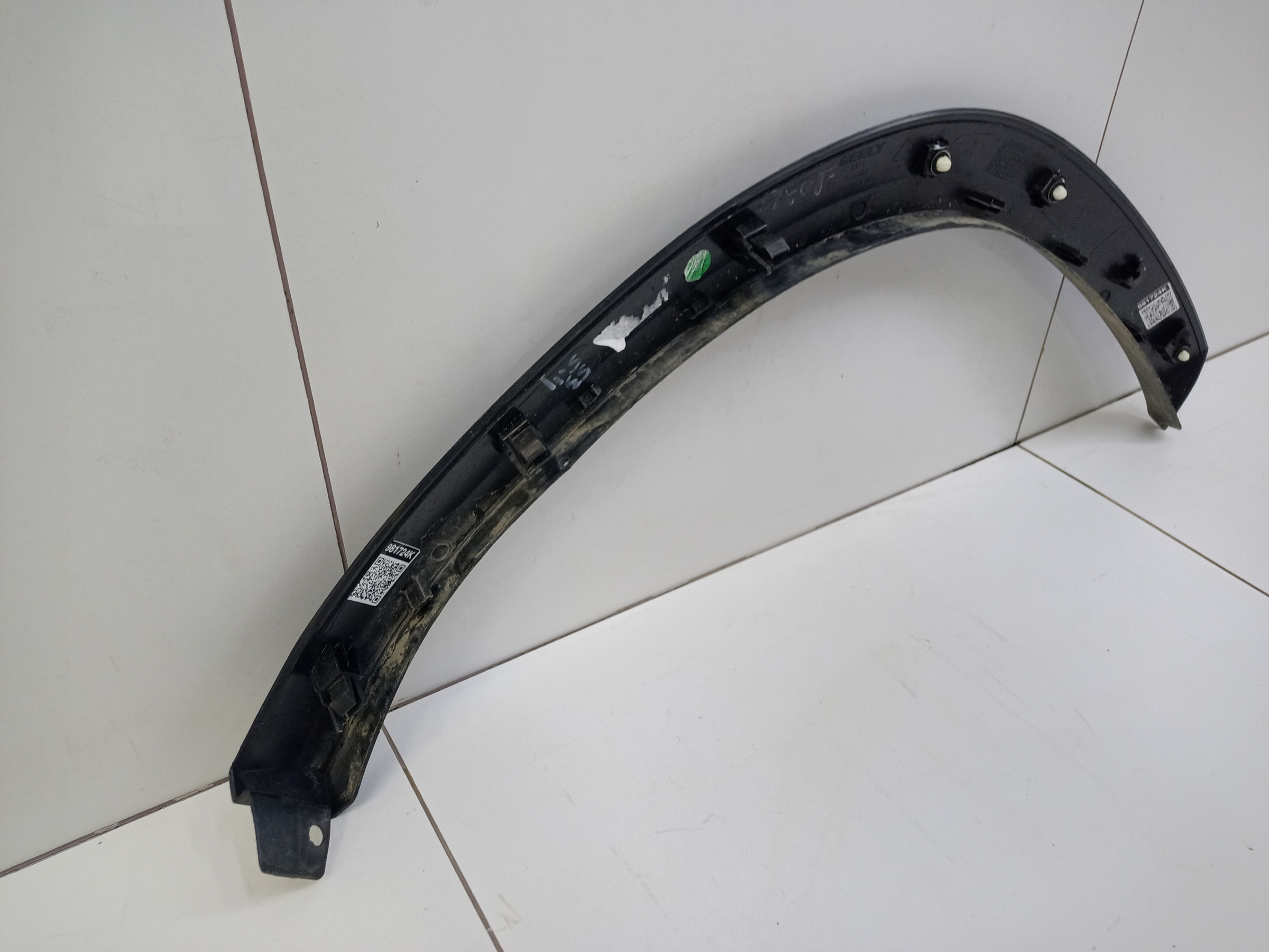 Накладка крыла заднего левого Geely Monjaro