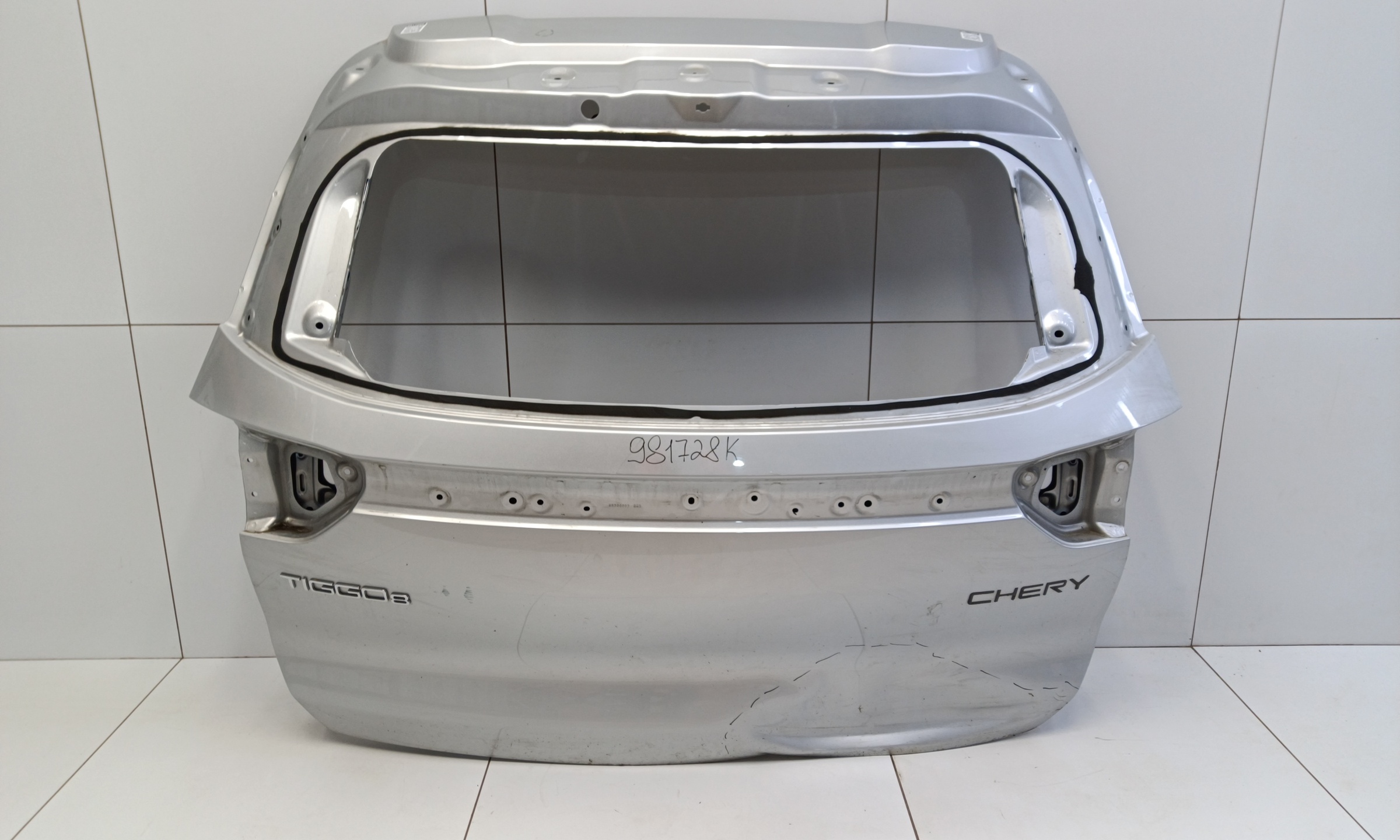 Крышка багажника Chery Tiggo 8