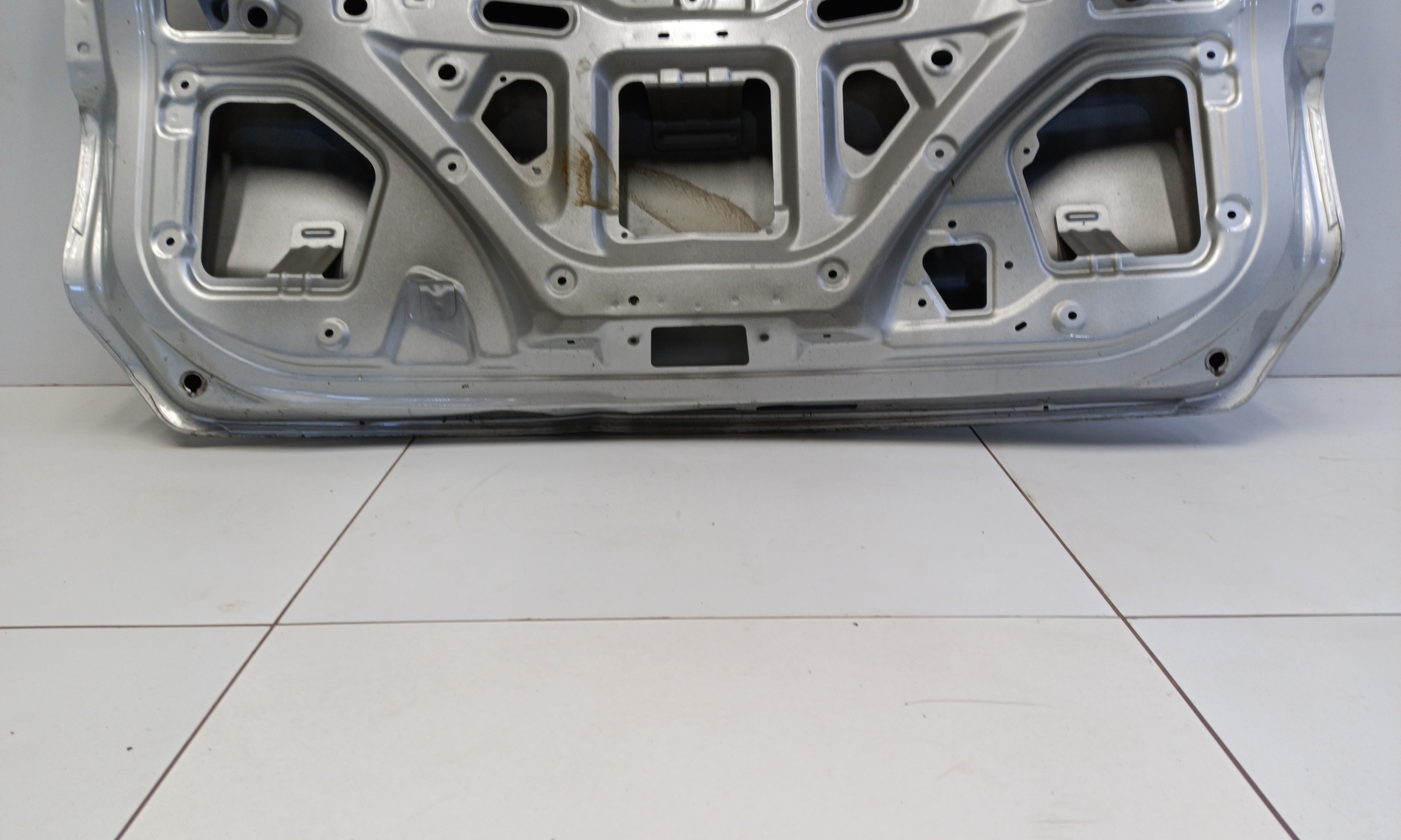 Крышка багажника Chery Tiggo 8