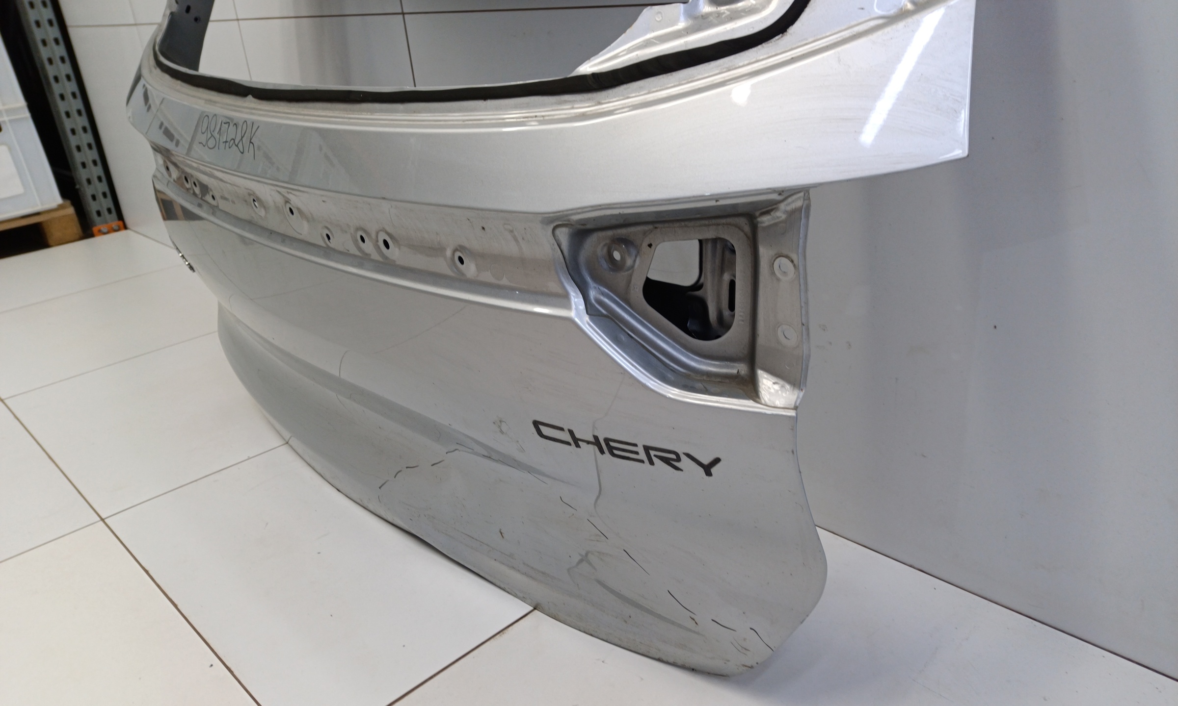Крышка багажника Chery Tiggo 8