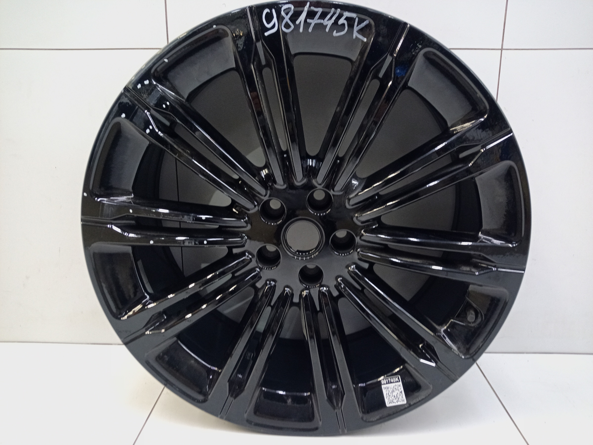 Диск Land Rover Range Rover Sport 3 R23 черный