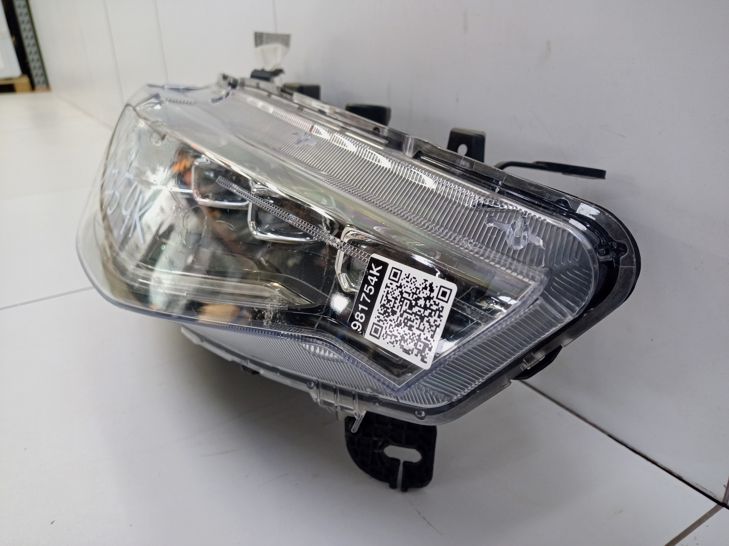Фара передняя правая Haval F7 LED