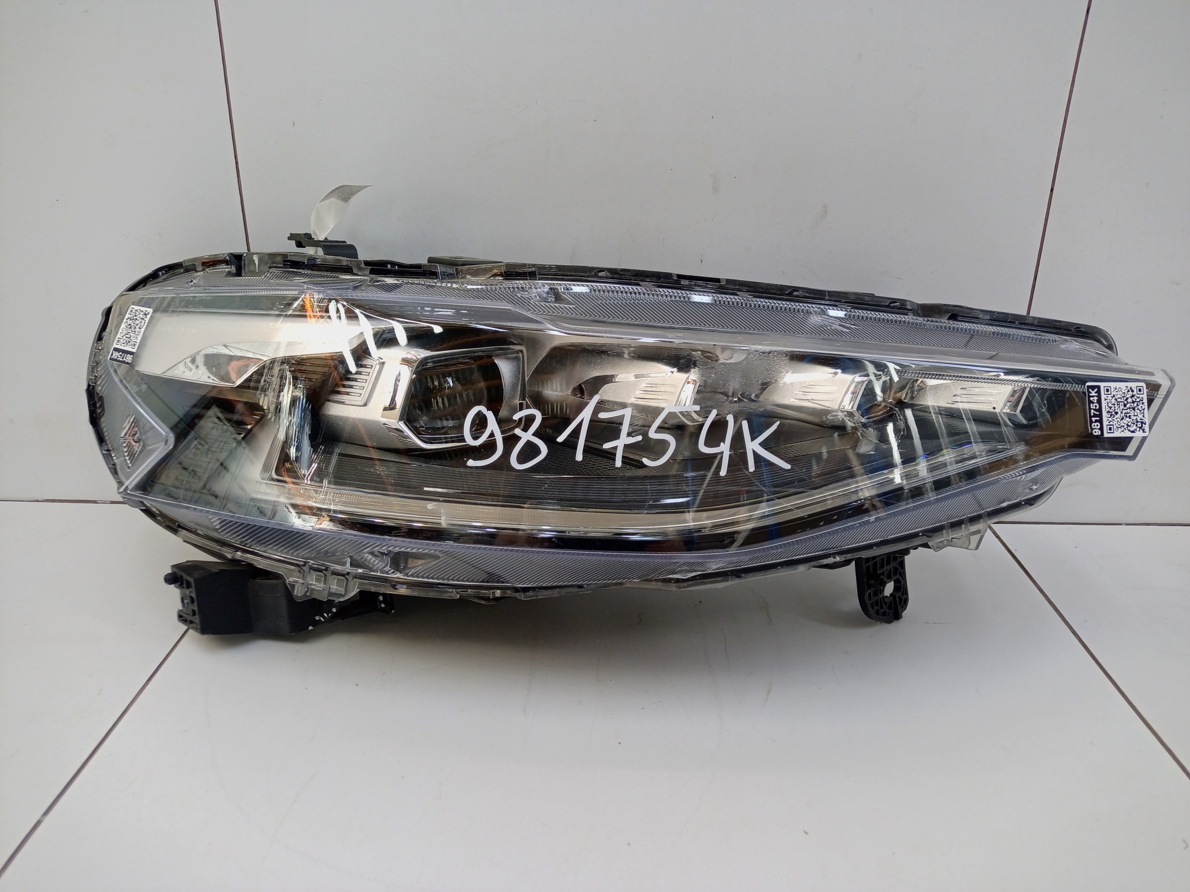 Фара передняя правая Haval F7 LED